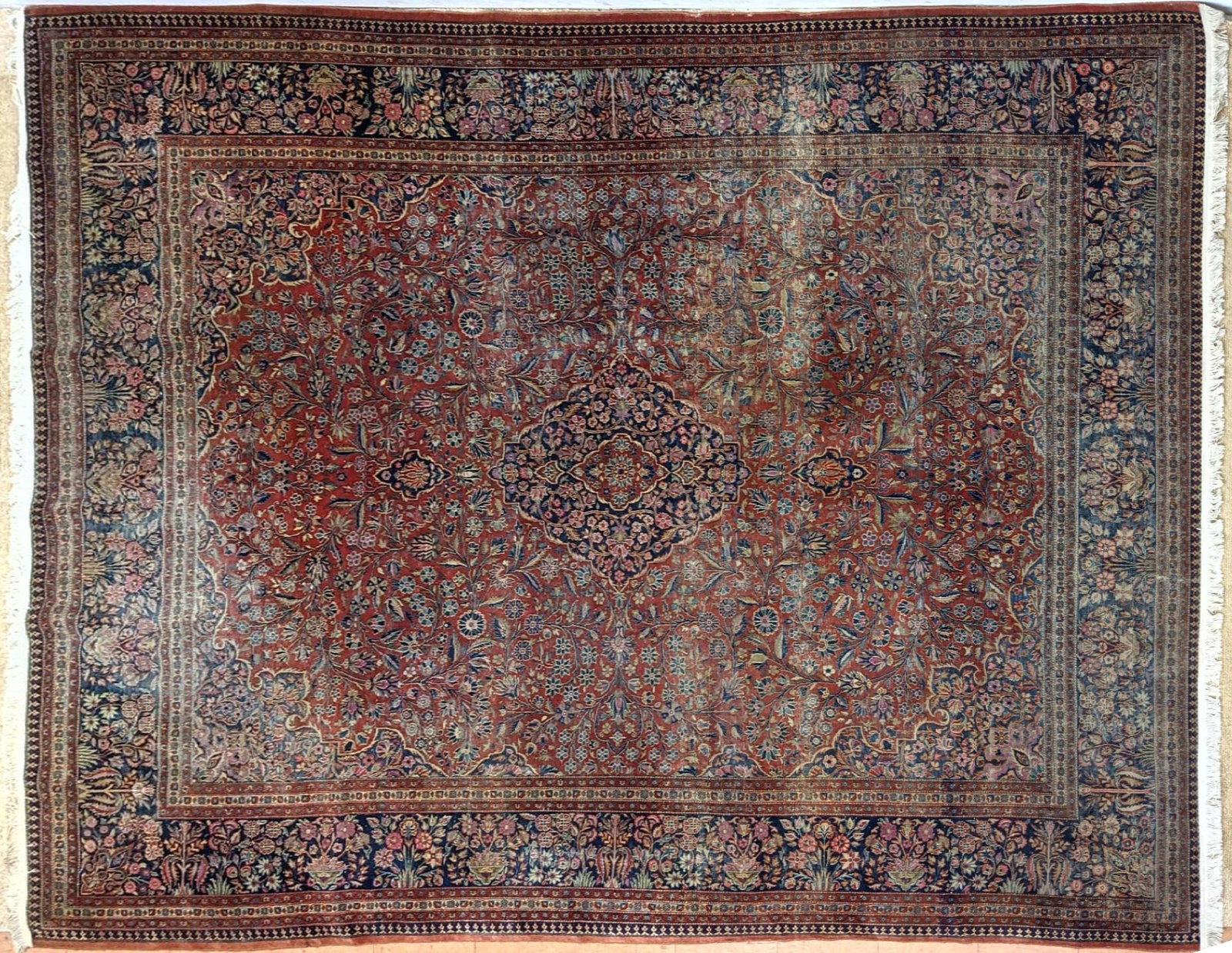 9 x 12 Hand Made Sarouk Carpet Rug. (1 of 11)