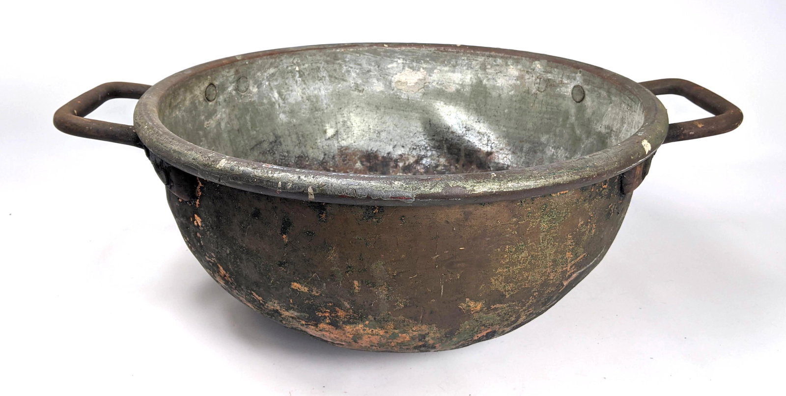 Vintage Heavy Metal Two Handled Cooking Pot Vessel. (1 of 10)