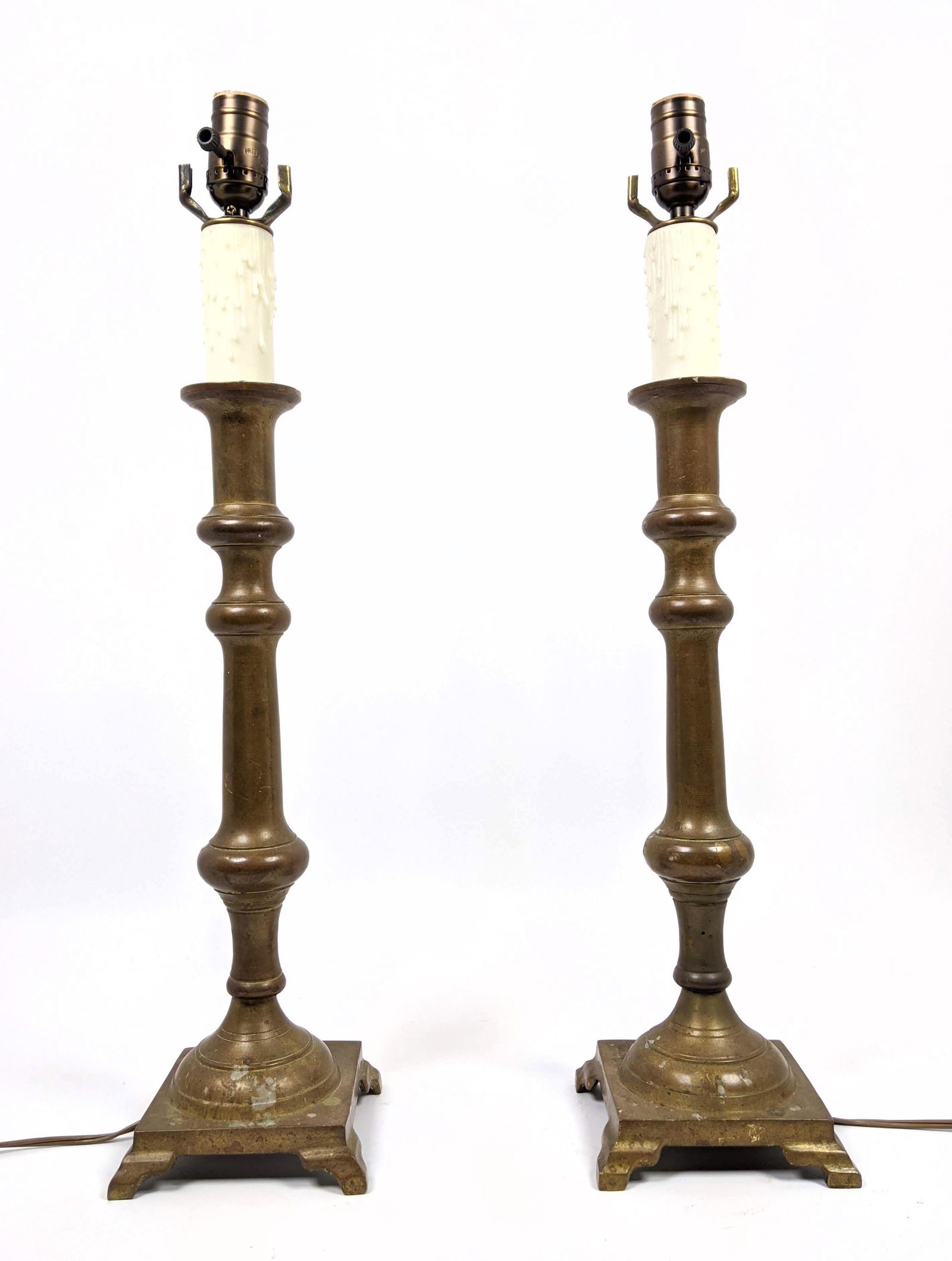 Pr Vintage Bronze Table Lamps. Footed Base (1 of 12)