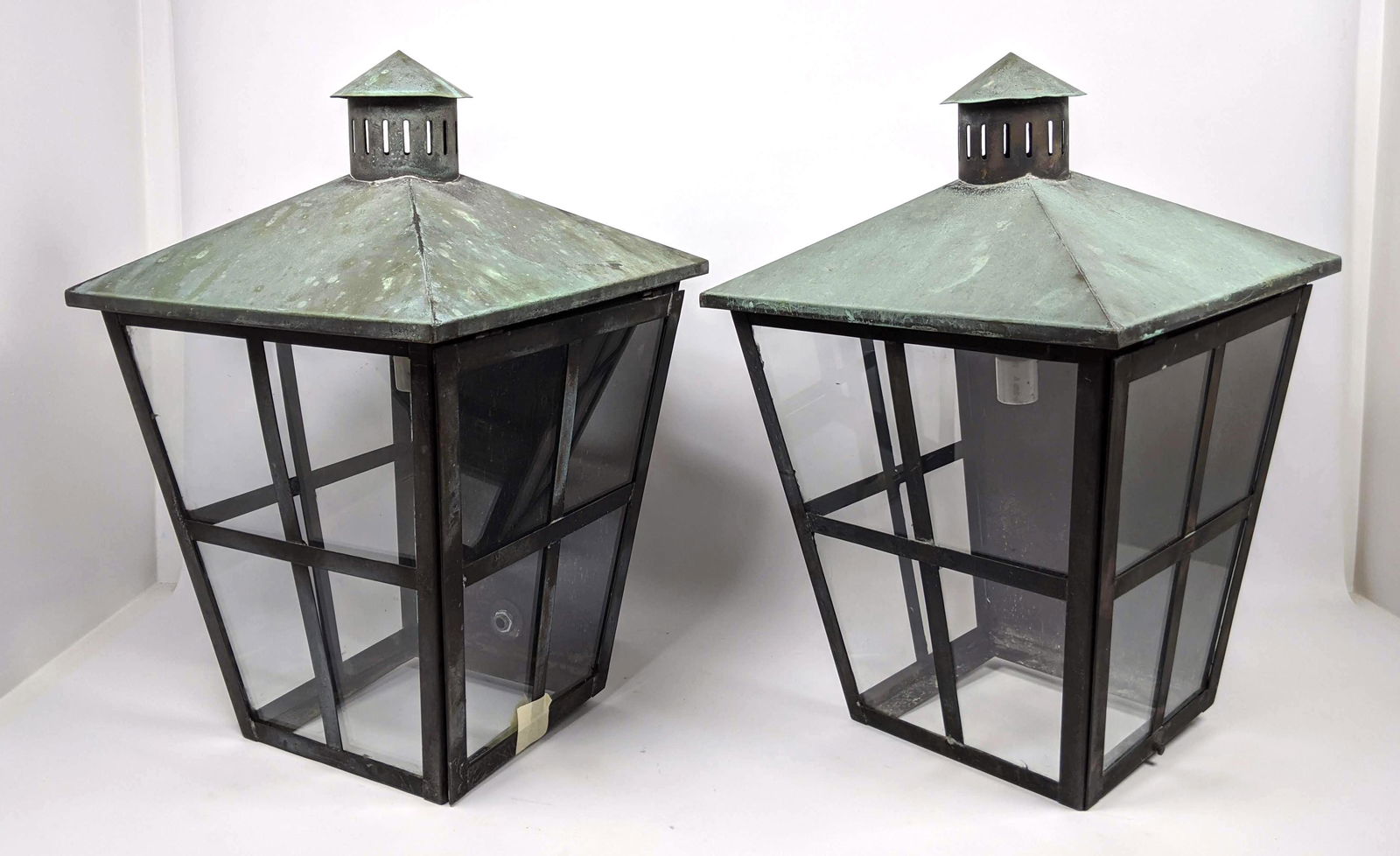 Pr Green Patina Lantern style Wall Sconces Lights. Outd (1 of 13)