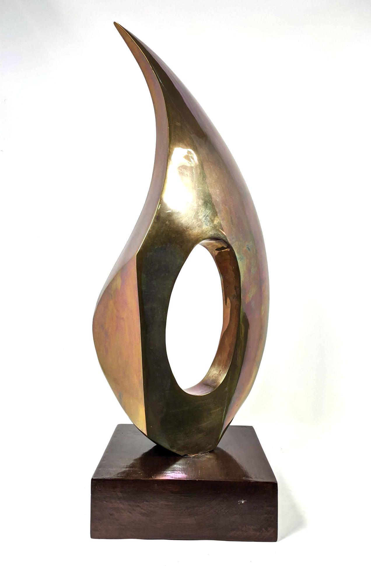 Leonardo Nierman Bronze Sculpture. Modernist Design. S: Leonardo Nierman Bronze Sculpture. Modernist Design. Signed and Numbered. II/VI-- Dimensions: H: 38 inches: W: 15 inches: D: 12 inches ---