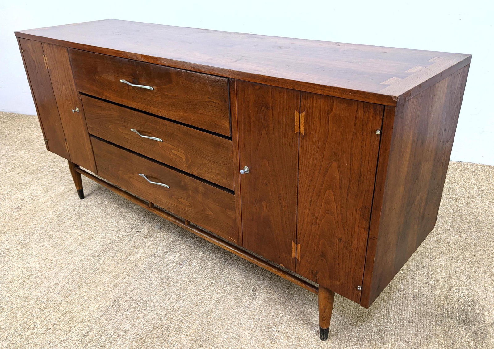 LANE American Modern Sideboard Credenza. (1 of 15)