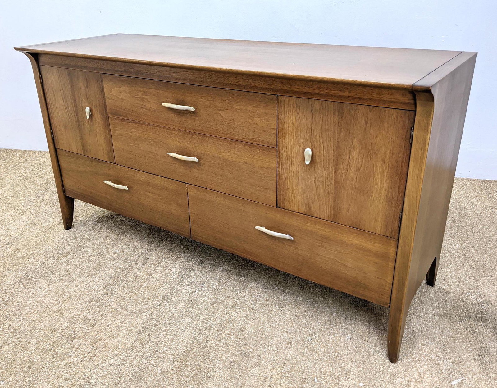 DREXEL Profile Credenza Sideboard Cabinet. American Mod (1 of 16)