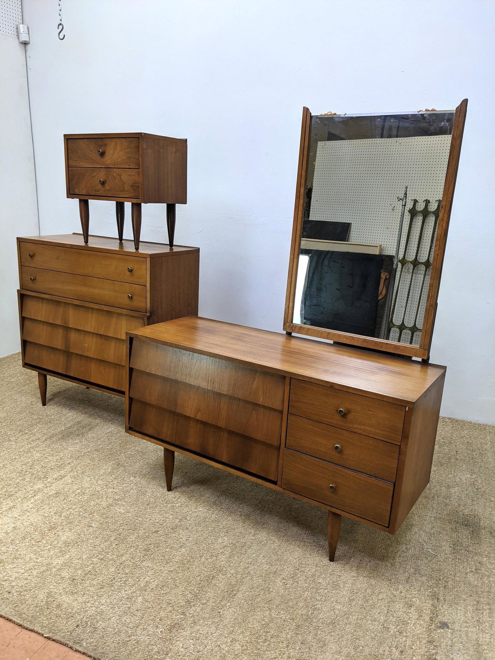 4pcs American Modern Bedroom Set. Tall Chest, Dresser, (1 of 19)