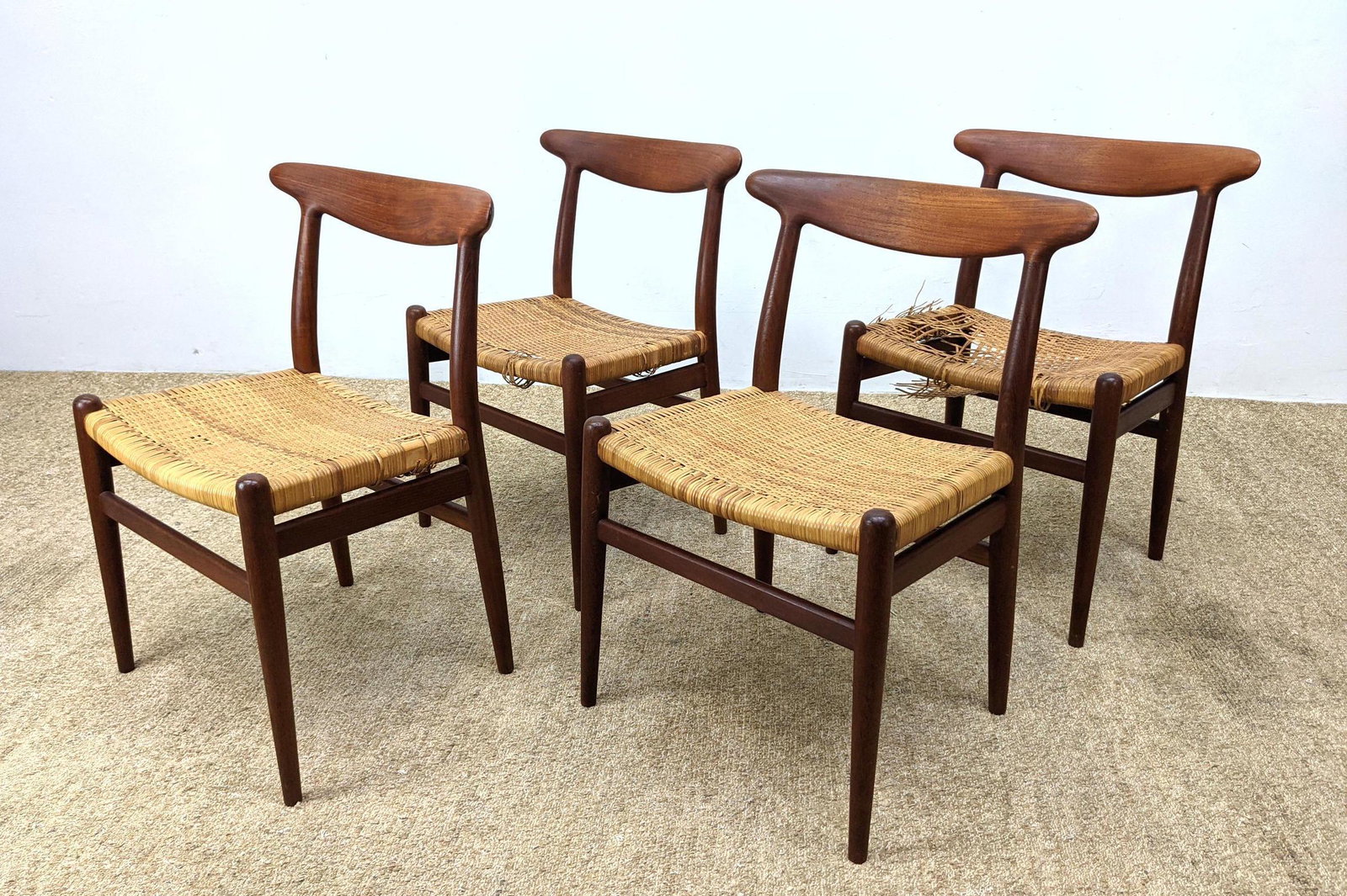 Set 4 HANS WEGNER Bowed Back Dining Chairs. Danish Mode (1 of 16)