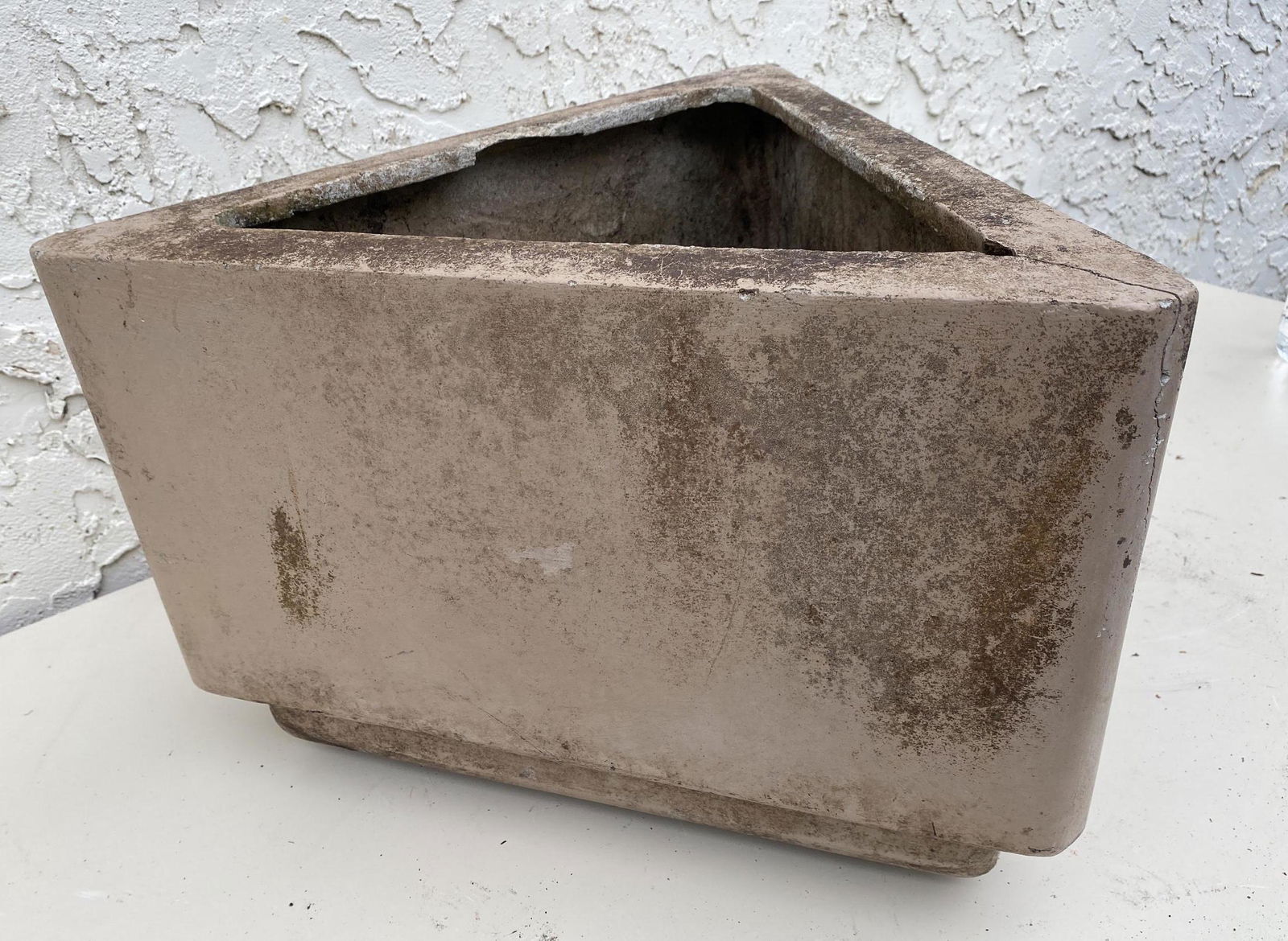 WILLY GUHL Triangle Form Planter. (1 of 11)