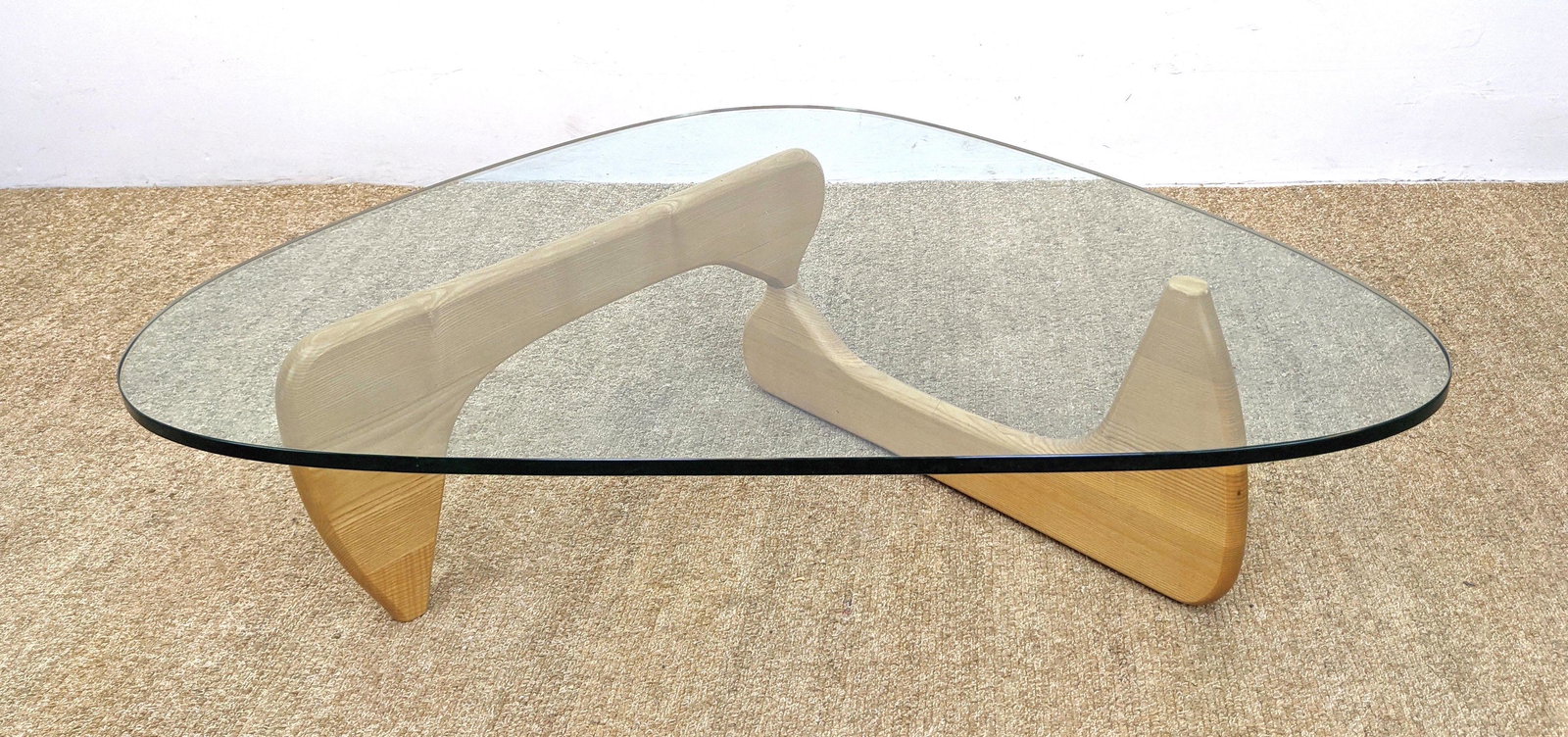 ISAMU NOGUCHI Style Coffee Cocktail Table.  Thick glass (1 of 10)