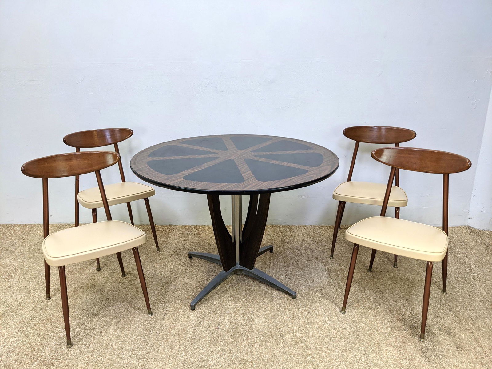 Mid Century Modern Dinette Set.  Table and 4 Chairs. Pi (1 of 17)