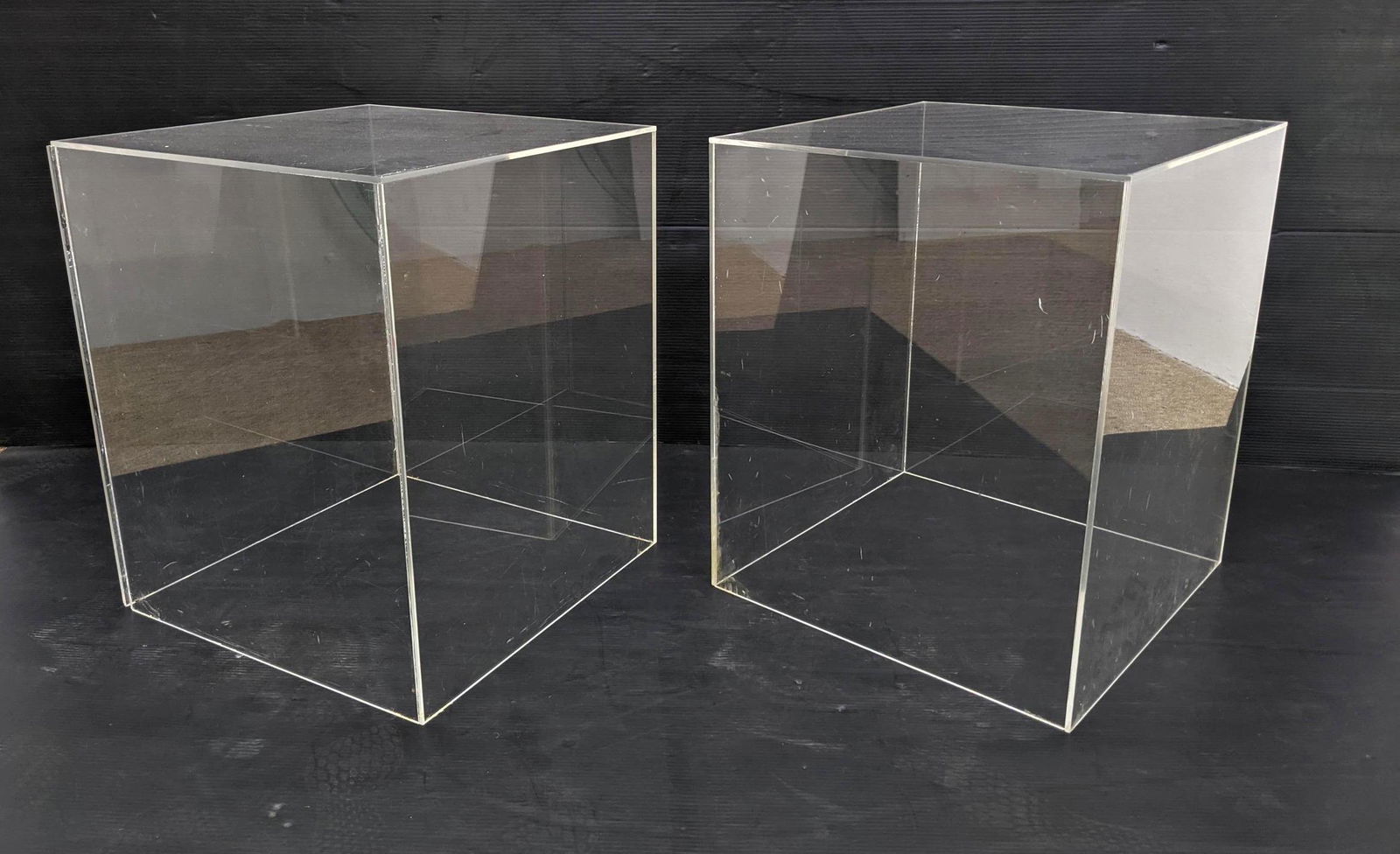 Pr Hollow Lucite Display Stands Pedestals. (1 of 8)