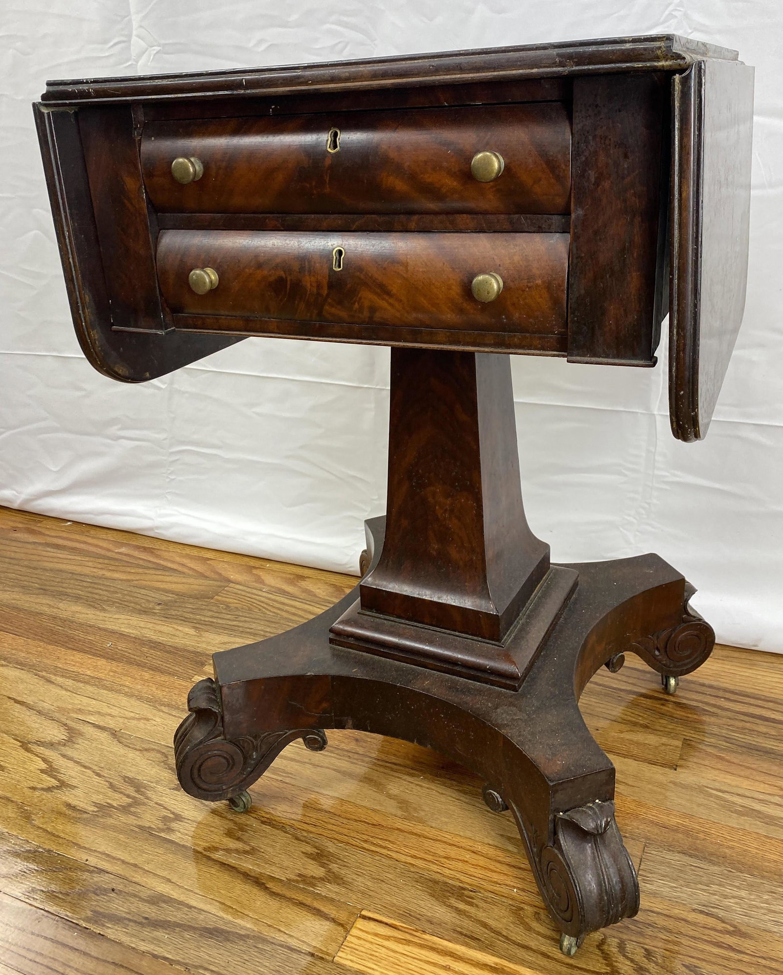 Empire Drop Side Sewing Stand. (1 of 12)