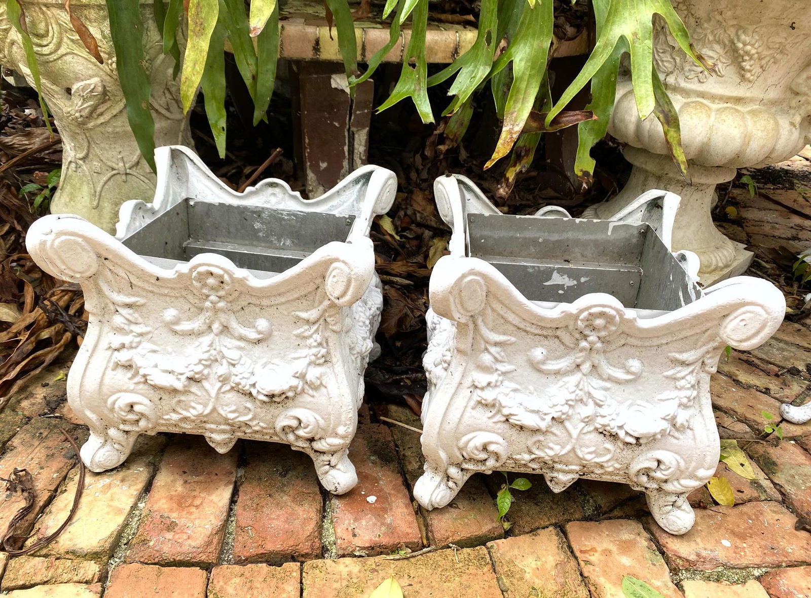 2 Aluminum Garden Planters (1 of 7)