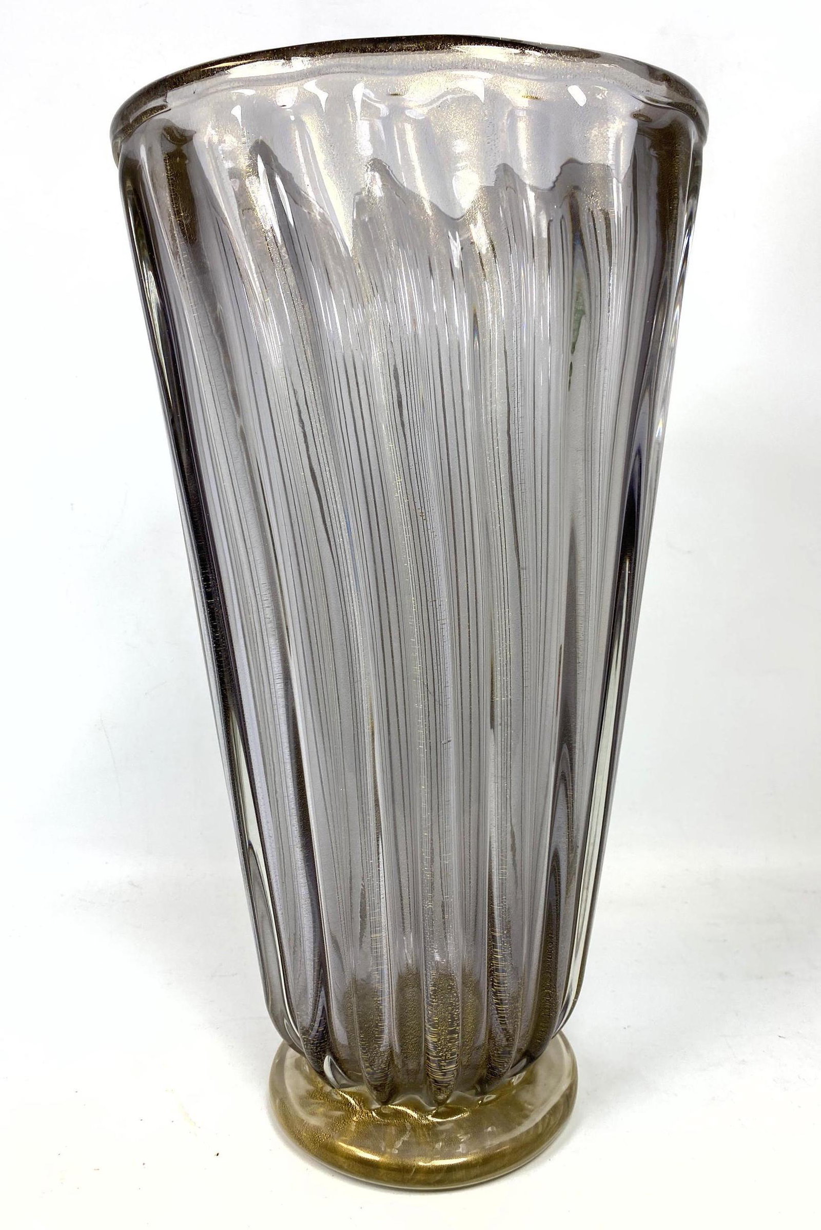 Art Glass Trumpet form Ribbed Footed Vase. Murano art: Art Glass Trumpet form Ribbed Footed Vase. Murano art glass. Smoked glass with interior gold foil details-- Dimensions: H: 17.5 inches: W: 10 inches: D: 7 inches ---