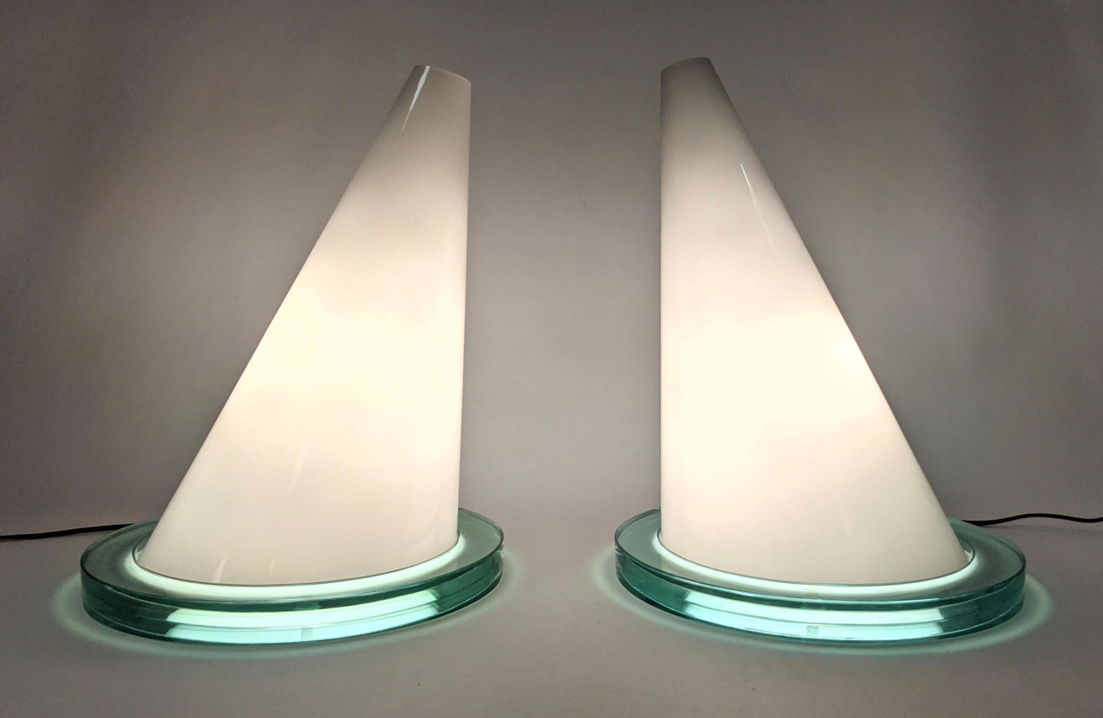 Pr FONTANA ARTE Italian Art Glass "OZ" Lamps. Cone form (1 of 13)