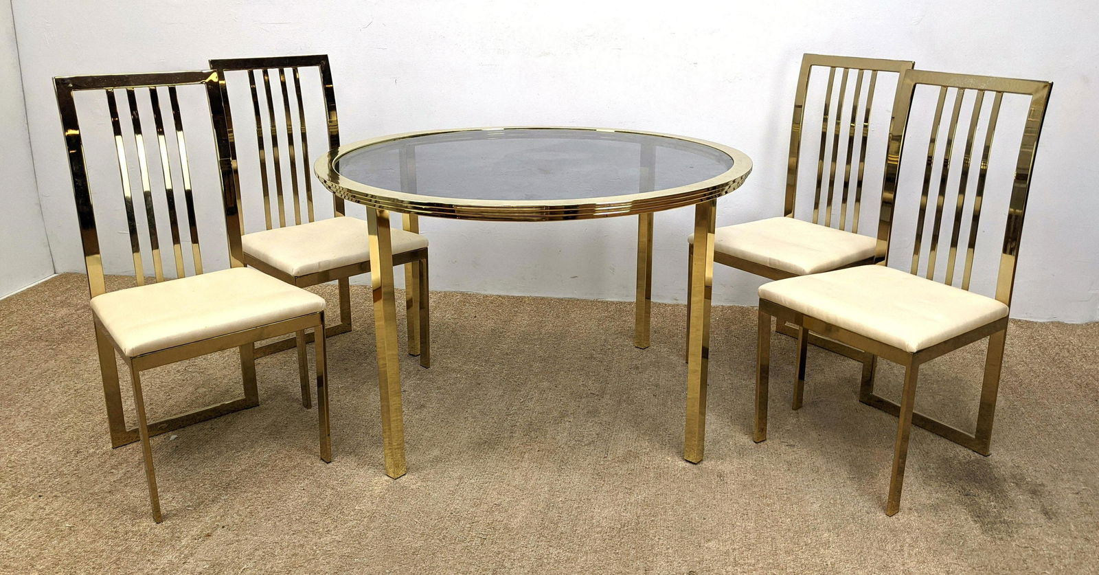 DESIGN INSTITUTE OF AMERICA Dining Set.  Table and 4 Ch (1 of 20)