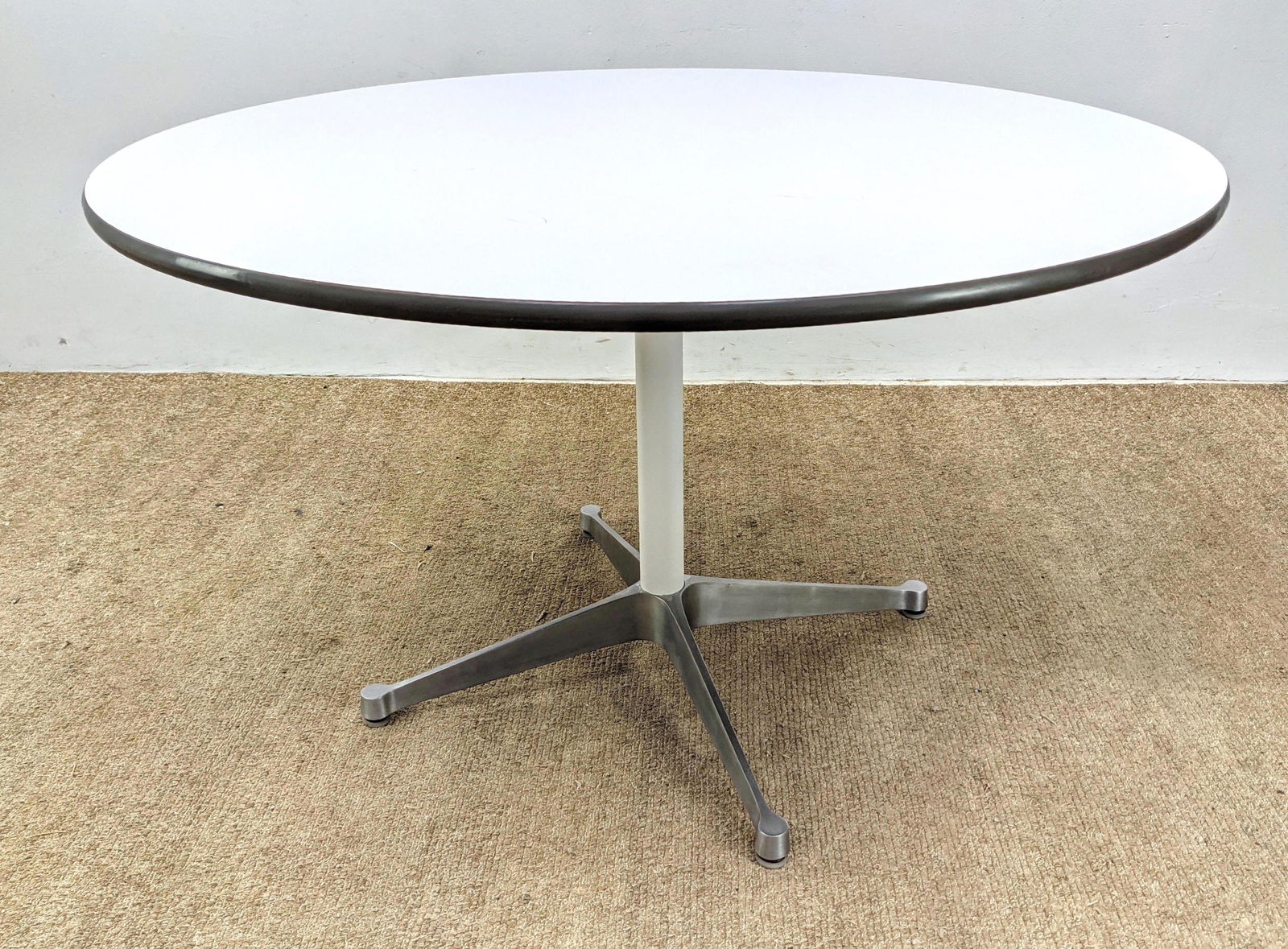 CHARLES EAMES for HERMAN MILLER Round Dining Table. Whi (1 of 11)