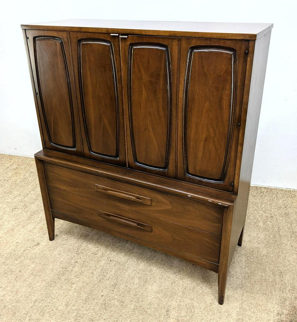 Emphasis by BROYHILL PREMIER Walnut Dresser. Modernist (1 of 15)