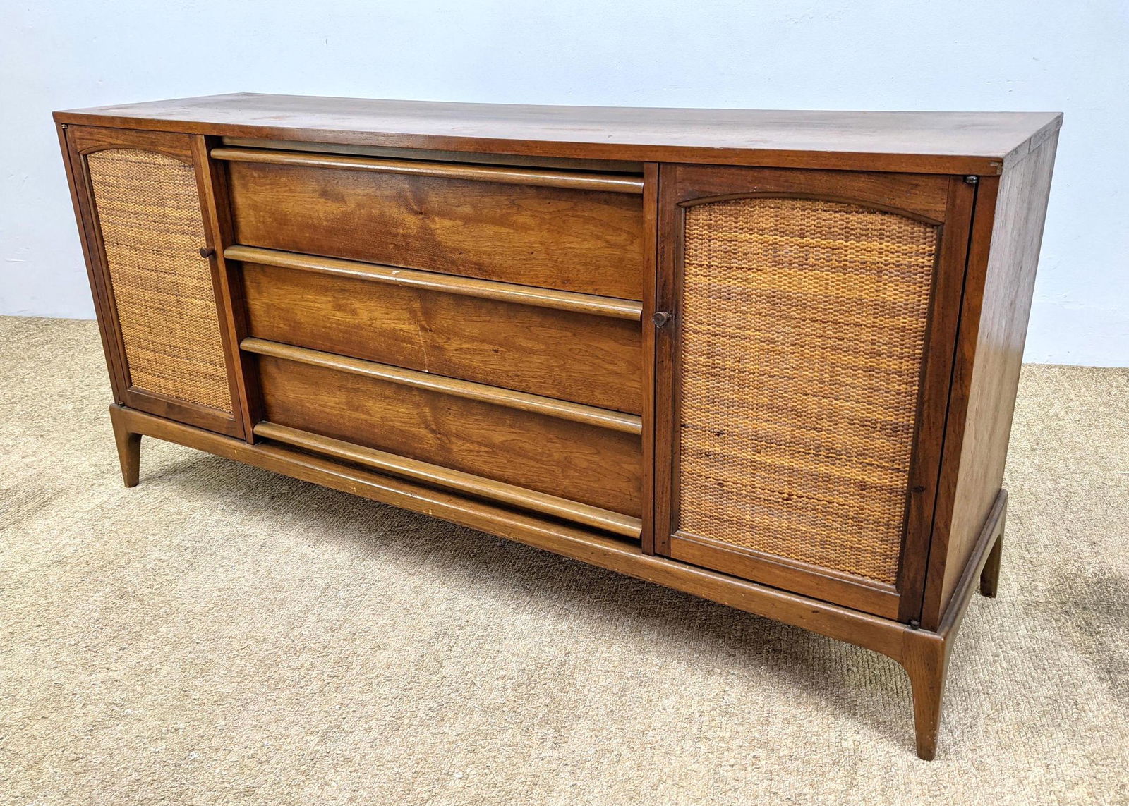 Lane American Modern Sideboard Credenza Cabinet. Revers (1 of 20)