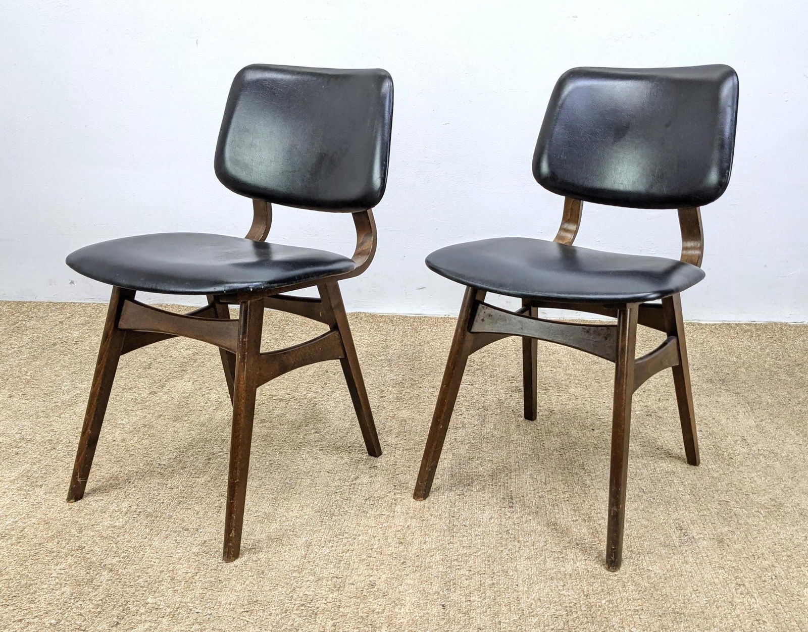 Pair Mid Century Modern Side Chairs. (1 of 13)