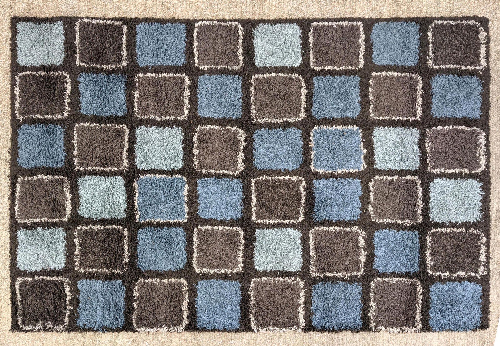 7' x 5' Modernist Shag Carpet Rug. (1 of 6)