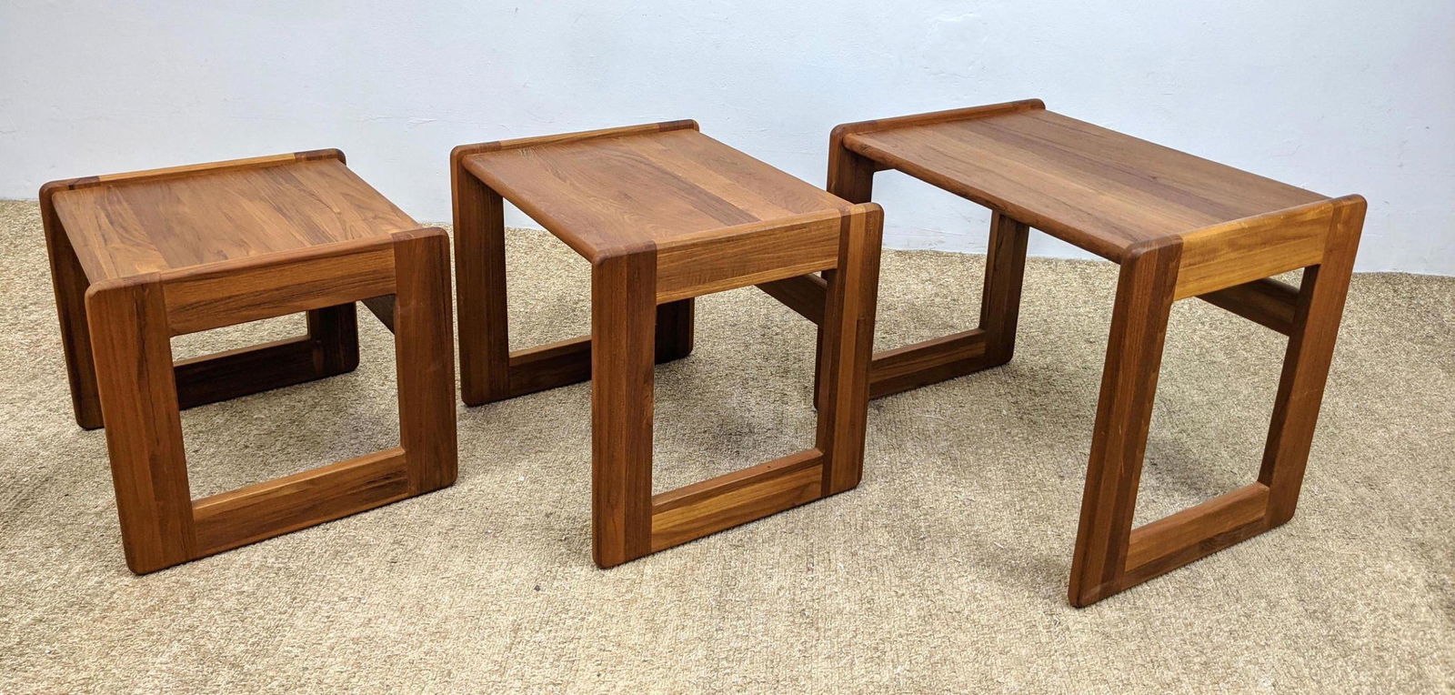 3pcs Danish Modern Teak Nesting Tables. (1 of 10)