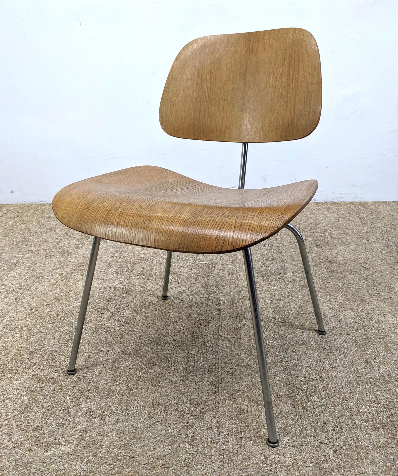 CHARLES EAMES Herman Miller DCM Chair.  Molded wood. (1 of 10)