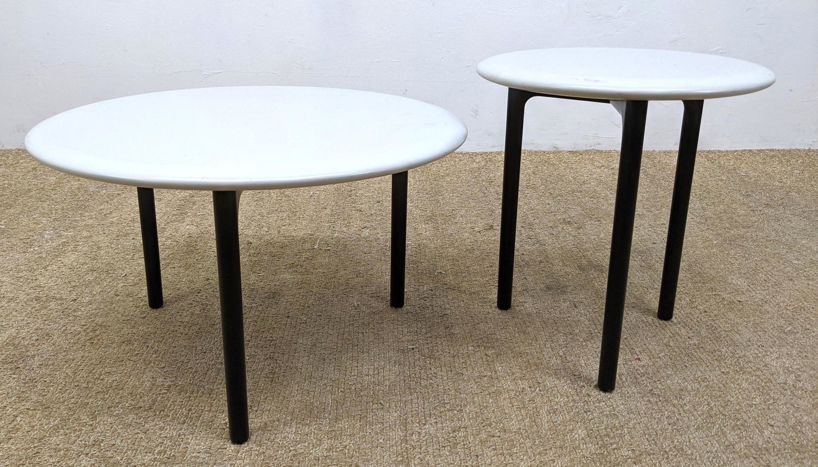 2pcs HAWORTH White and Black Round Side Tables. USA (1 of 13)