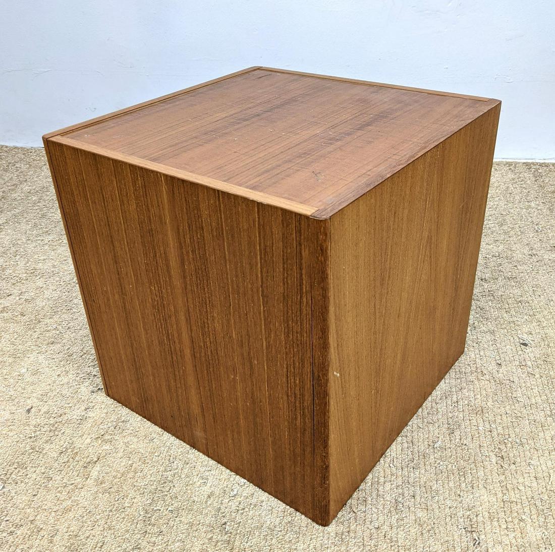 Danish Modern Teak Cube Pedestal Side Table. (1 of 10)