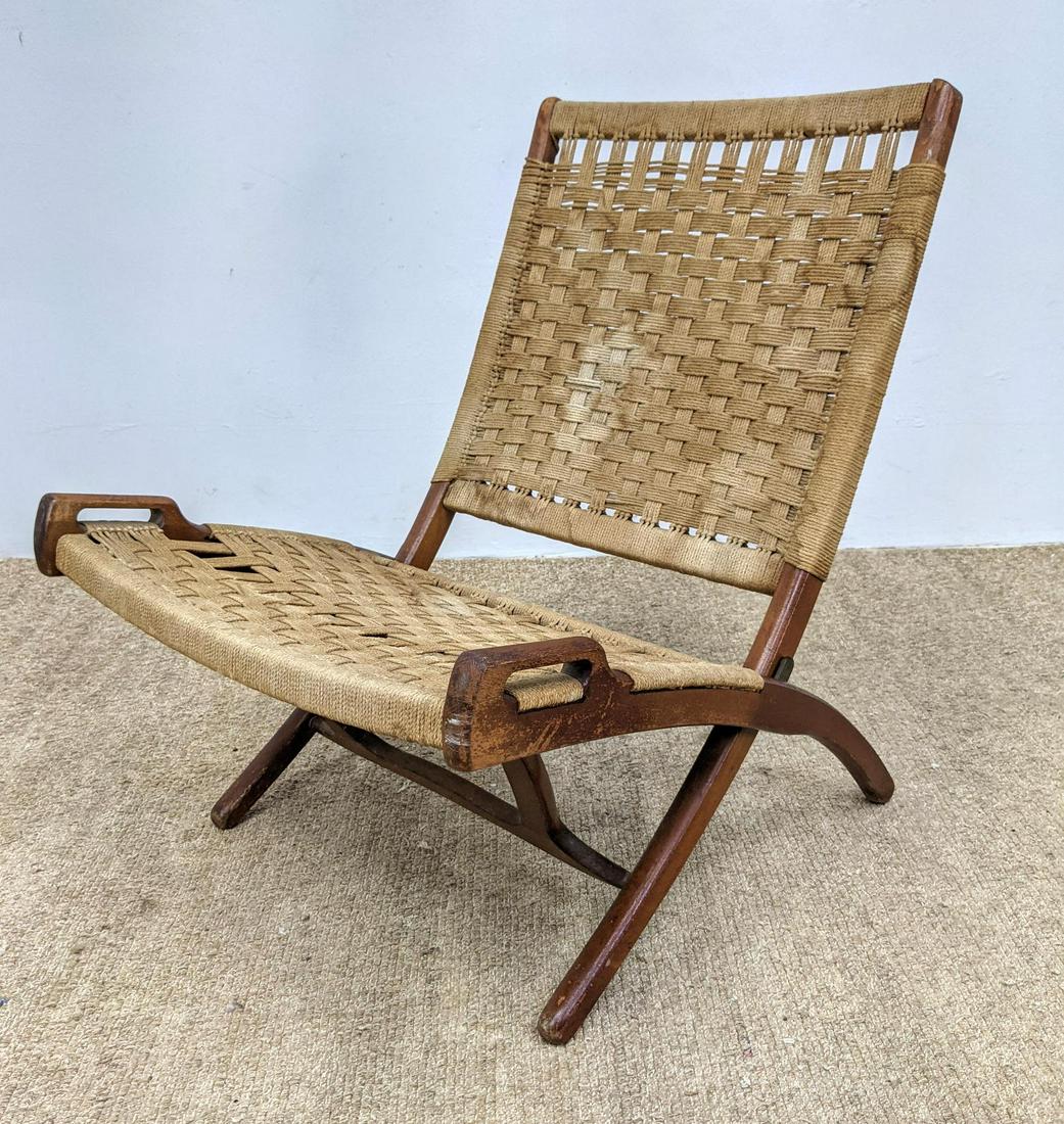 Wegner Style Folding Lounge Chair. (1 of 18)