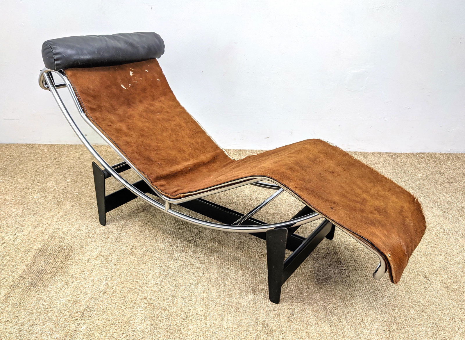 Le Corbusier Signed LC4 Adjustable Chaise Lounge Chair. (1 of 14)