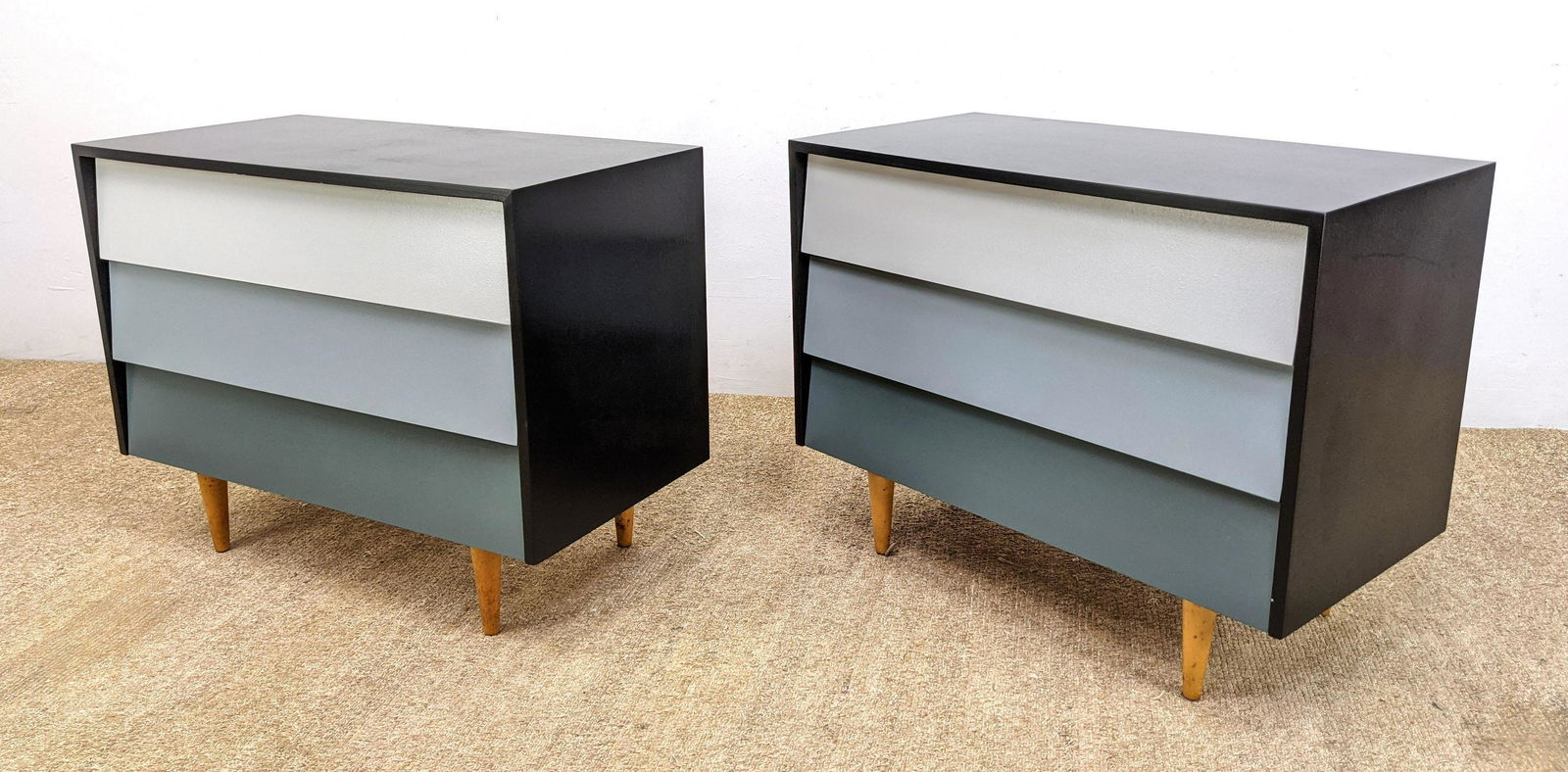 Pr FLORENCE KNOLL Bachelors Chests. Painted  Three Draw (1 of 11)