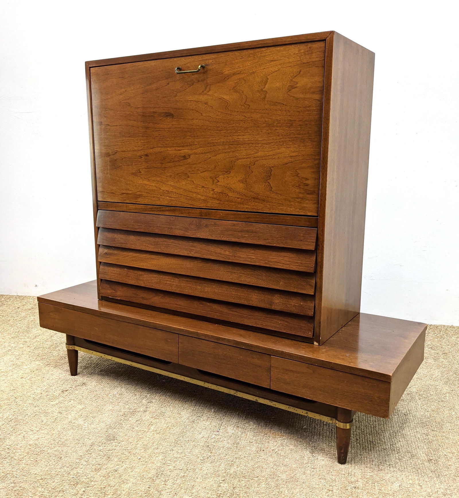 American of Martinsville Fall Front Desk Bar on Platfor (1 of 19)