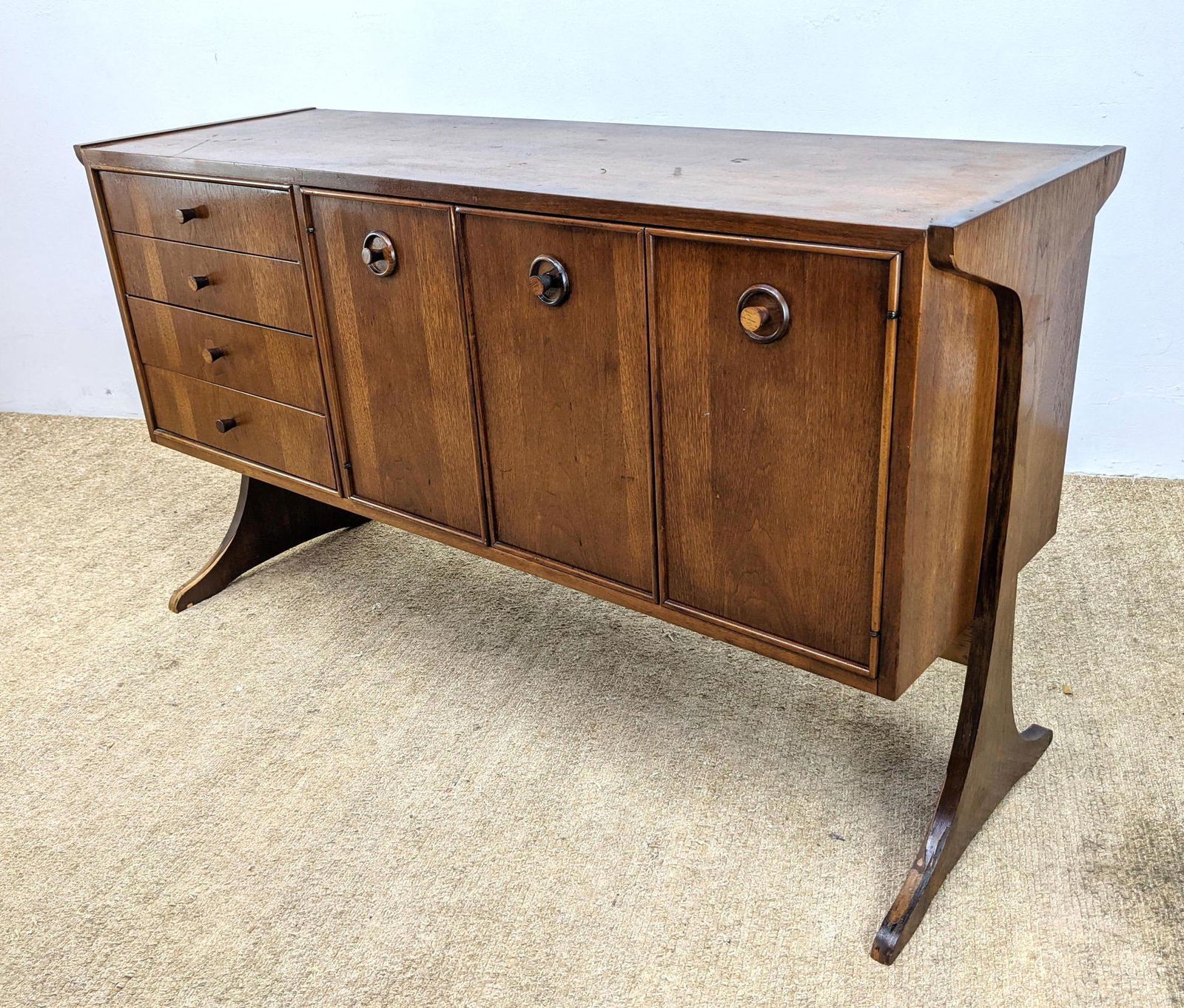 KROEHLER American modern Walnut Credenza Sideboard. Inv (1 of 20)