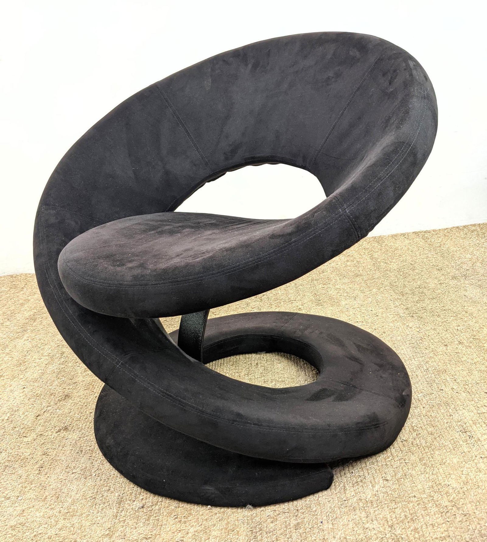 JAYMAR Furniture Ltd. Moderne Spring Lounge Chair. Mode (1 of 9)