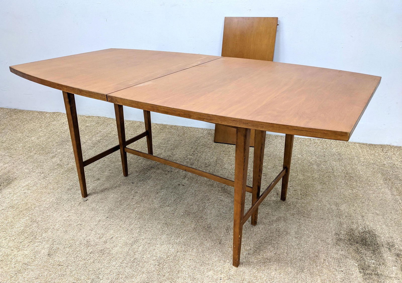 Paul McCobb Dining Table. One 15" leaf. (1 of 13)