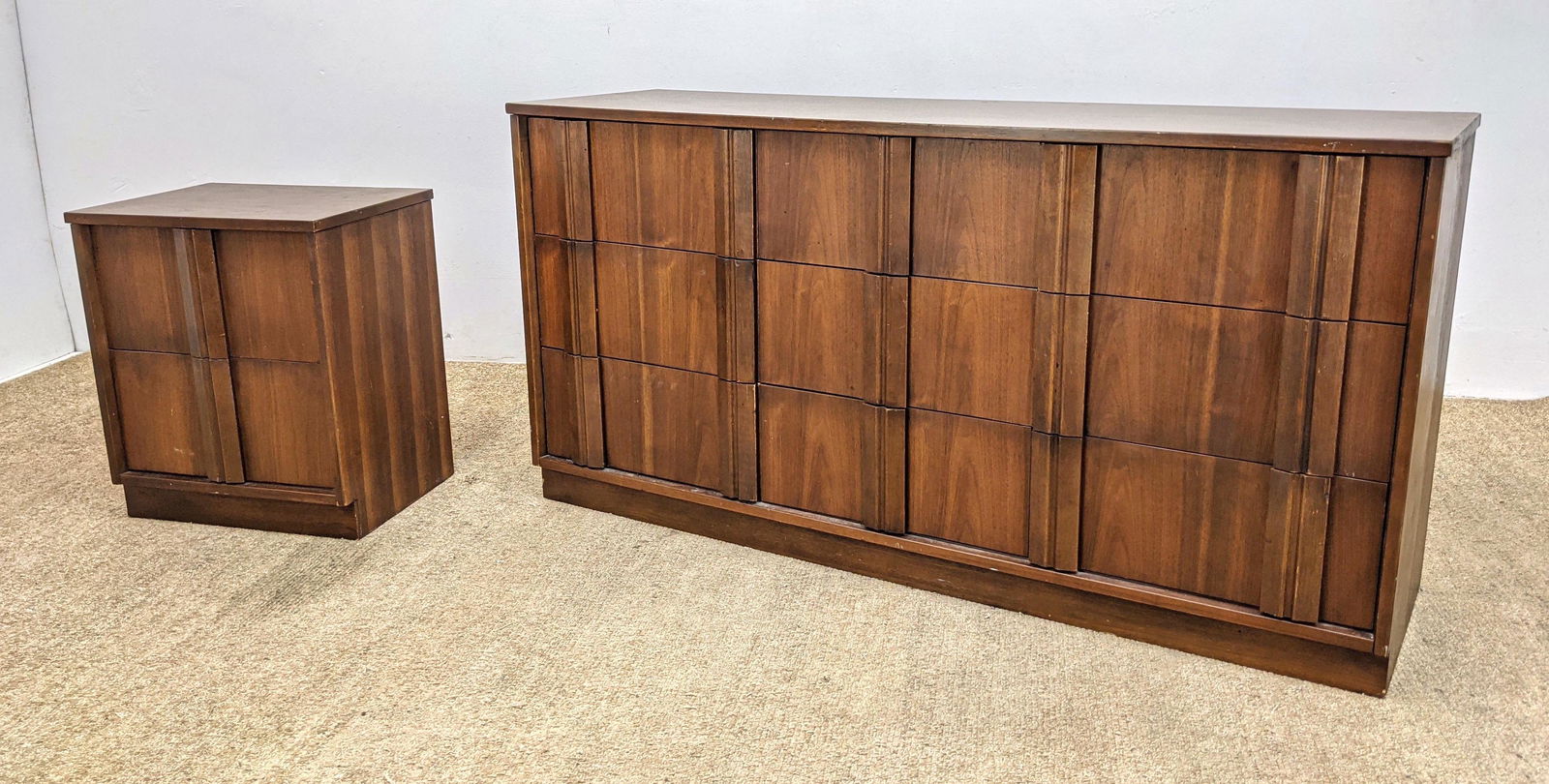 2pc BASSETT FURN Bedroom Set. Low Dresser and Night Sta (1 of 15)