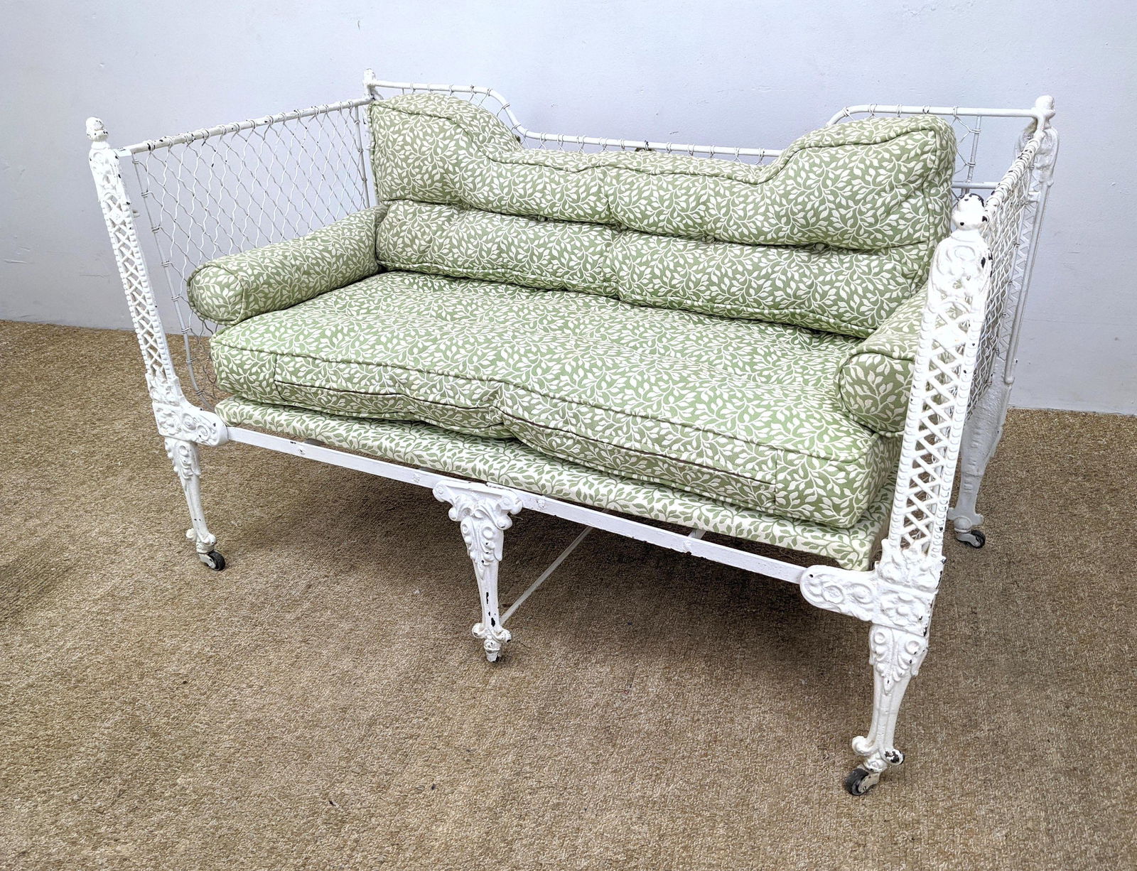 Antique Painted White Iron Daybed.  Campaign Bed. Fancy (1 of 15)
