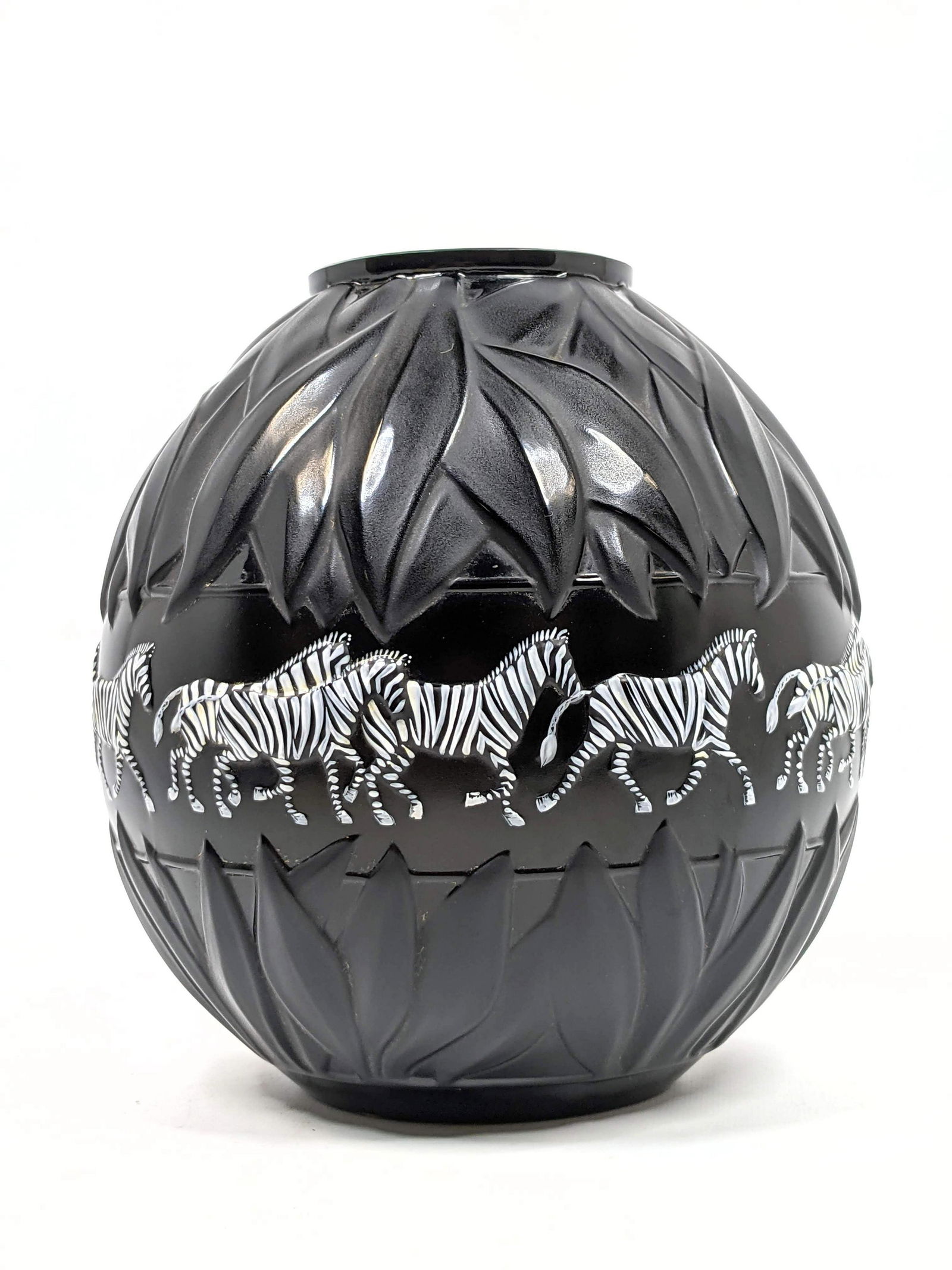 LALIQUE French Crystal Tanzania Zebra Vase. Black Glass (1 of 9)