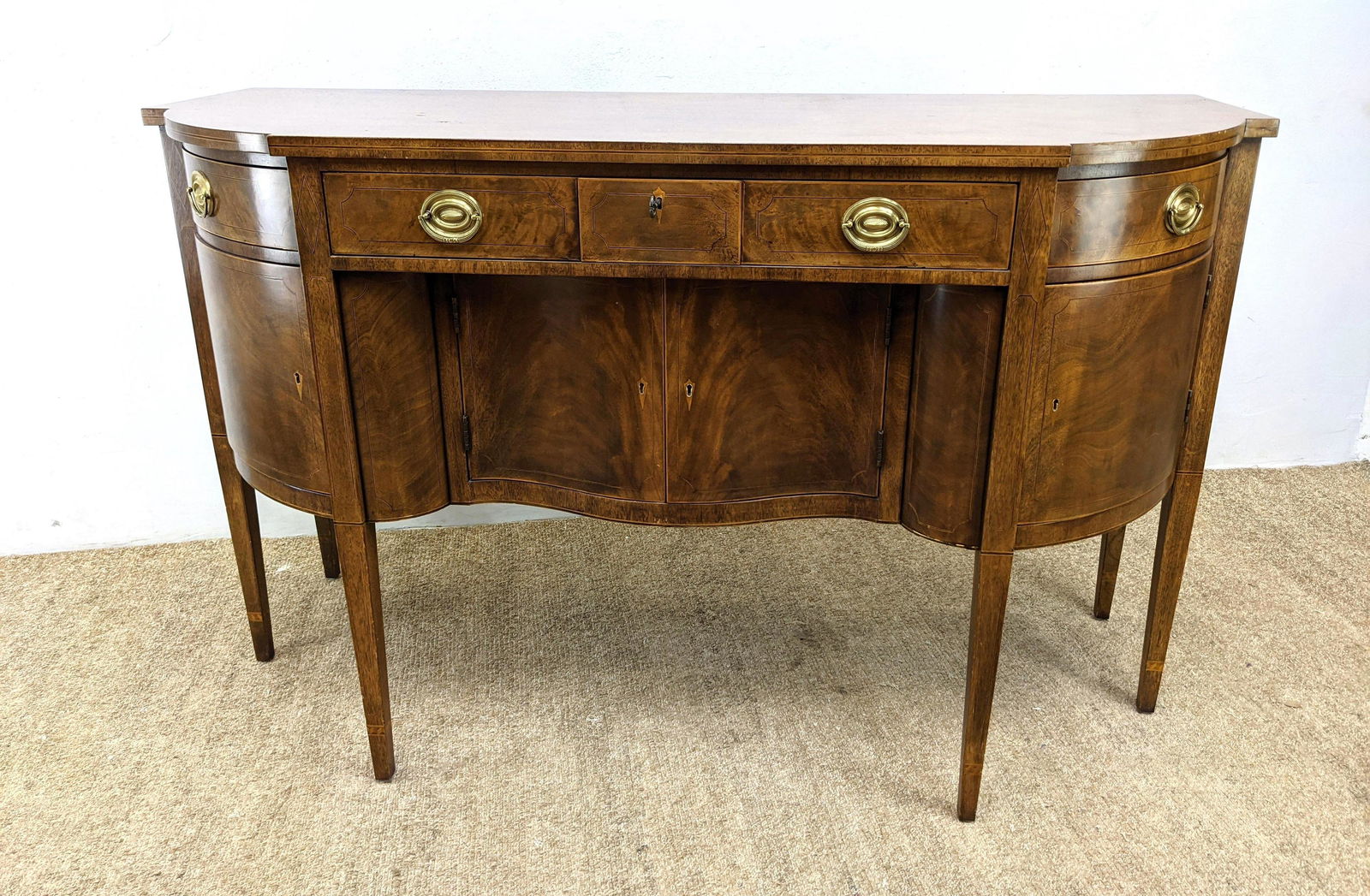 HENREDON Historic Natchez Mahogany Sideboard. Tapered l (1 of 20)