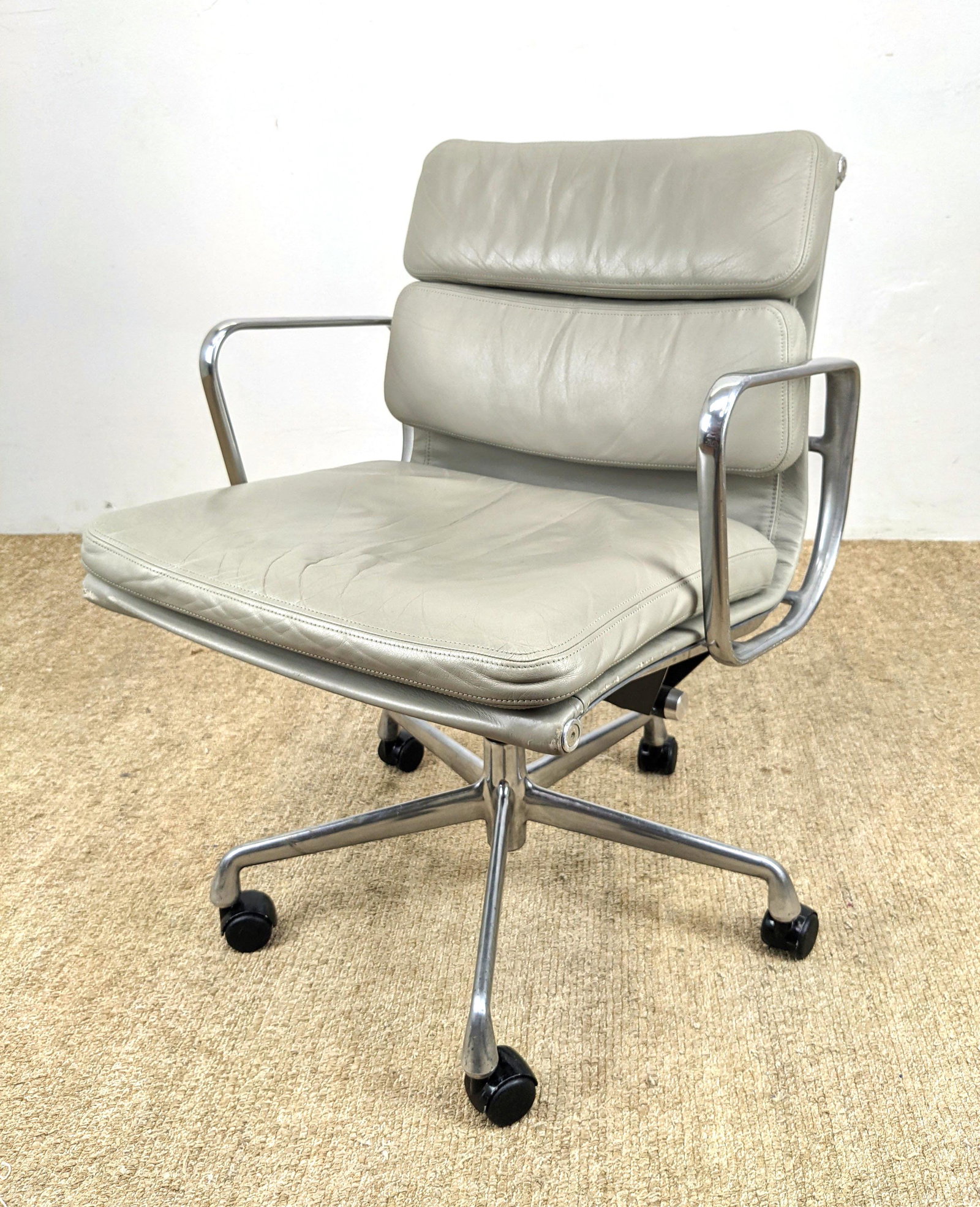 Eames Herman Miller Desk Soft Pad Office Chair. Gray Le (1 of 14)