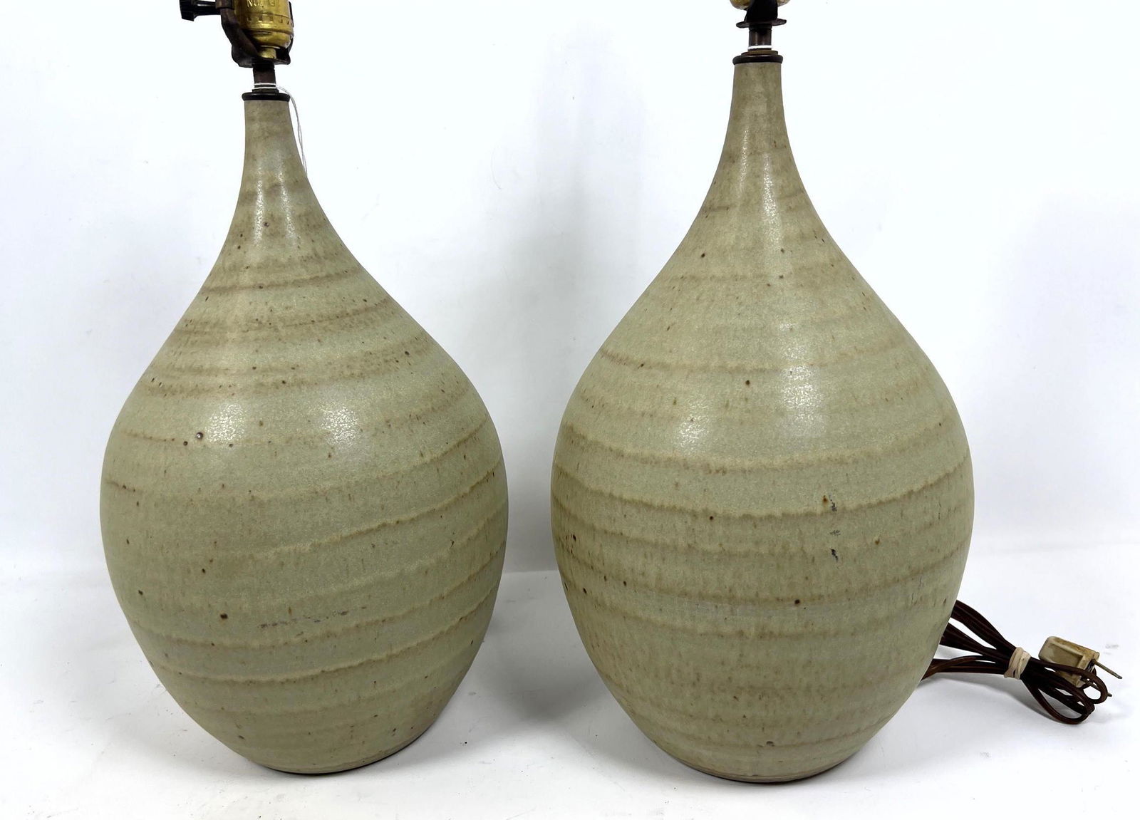 Pair VERMONT LAMPWORKS Pottery Table Lamps. (1 of 10)