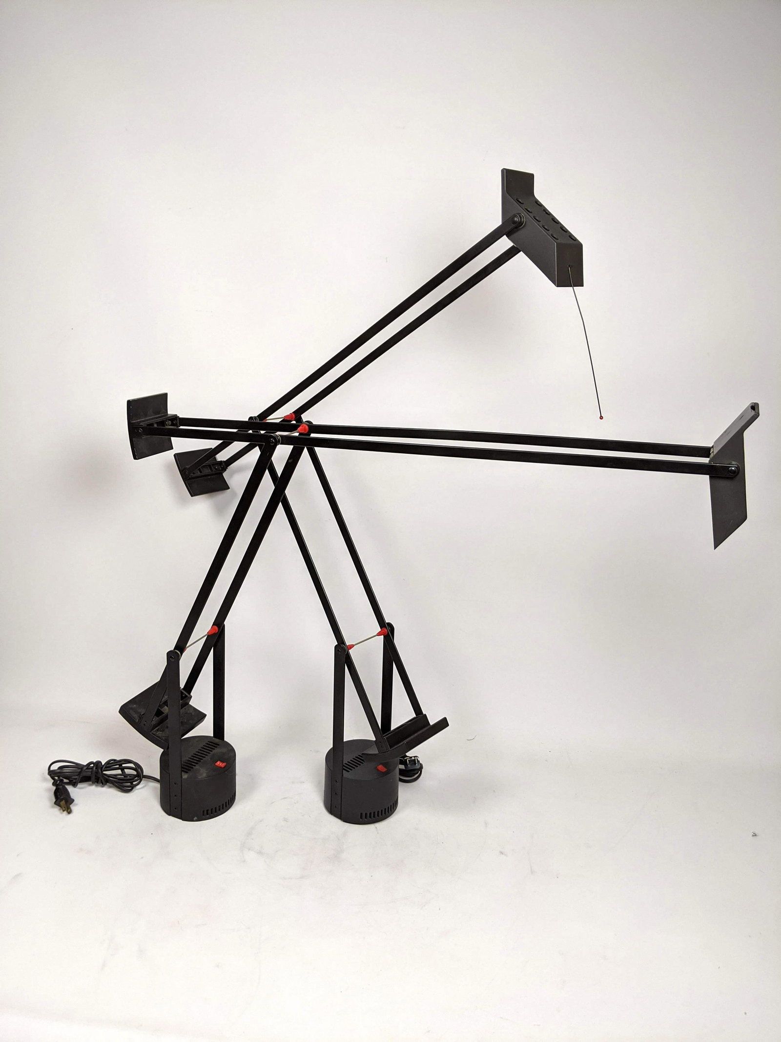 Pr RICHARD SAPPER for ARTEMIDE 'Tizio' Table Lamps. Mar (1 of 13)