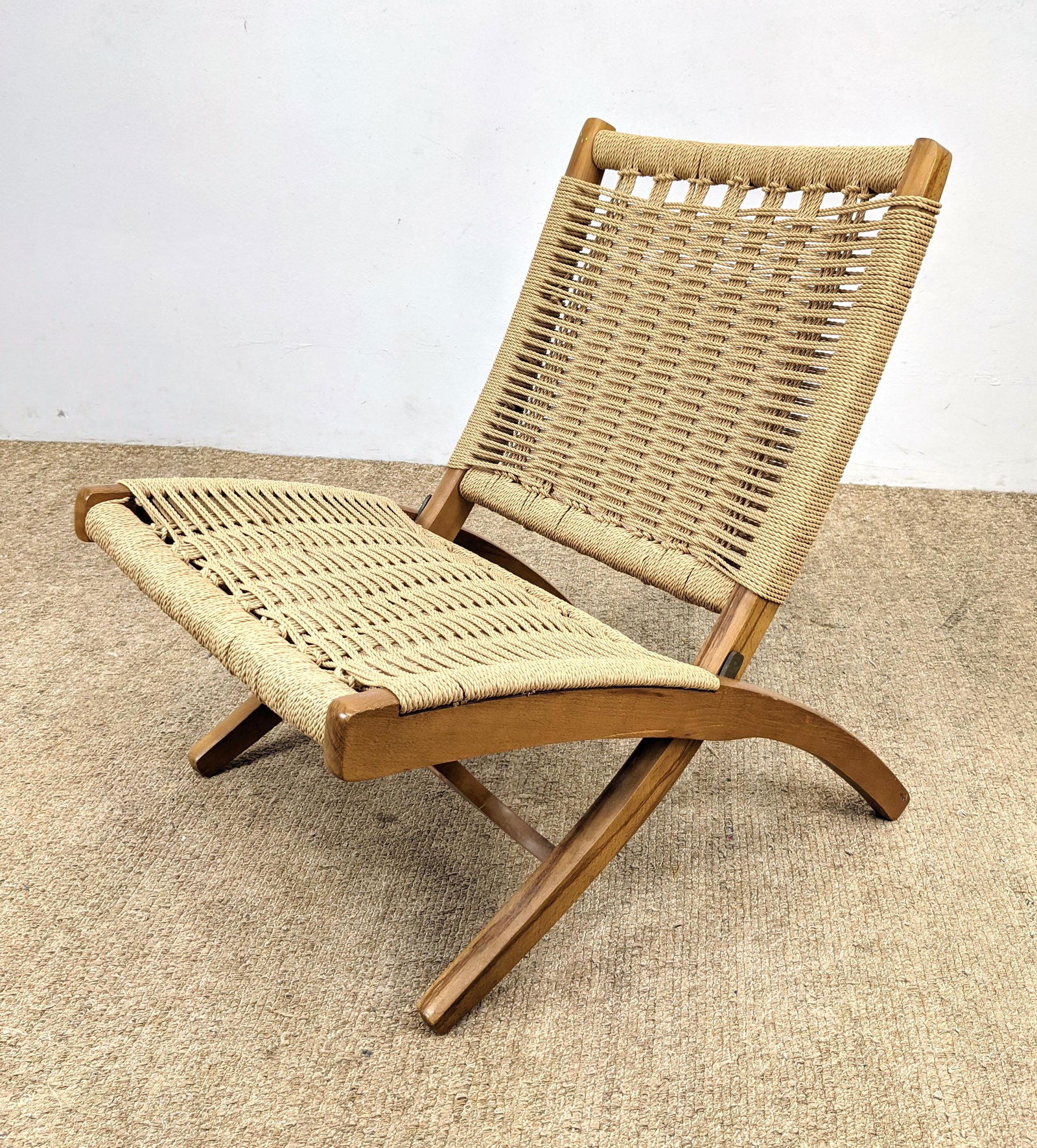 Wegner style Woven Rush Folding Lounge Chair. Light sta (1 of 12)