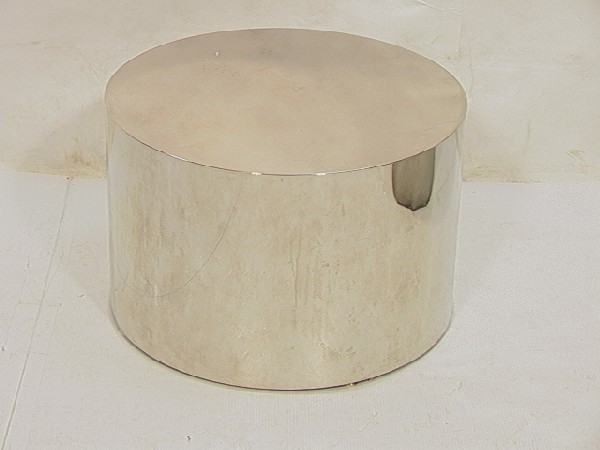 Baughman Style Chrome Drum Table.: Baughman Style Chrome Drum Table. Dimensions: H: 15.5 inches: W: 24 inches Condition (General): Some spotting and scratches to metal.Please contact us with specific questions about condition, not visi