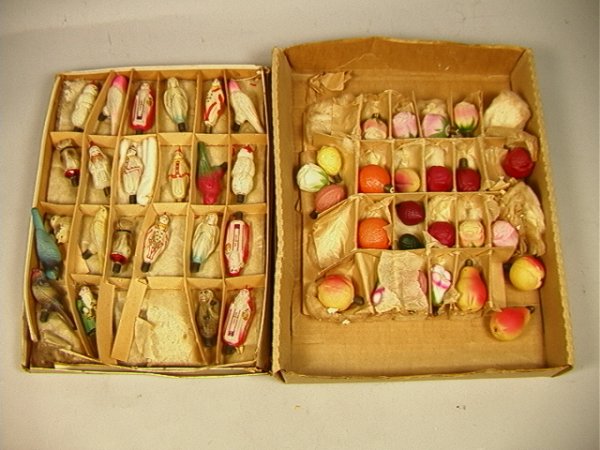 Lot Antique Figural Christmas light bulbs. Fruit,: Lot Antique Figural Christmas light bulbs. Fruit, flowers, birds, Santa, dog, monkey, etc. 48 pcs.-- Dimensions: --- Please contact us with specific questions about condition, not visible in the photo