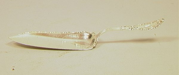 Gorham Luxembourg Sterling Crumb Knife.: Gorham Luxembourg Sterling Crumb Knife. Monogrammed. 3.78ozt-- Dimensions: : W: 2.5 inches: L: 11.5 inches Weight: 3.78 Troy ozs. Condition (General): Some scratchingPlease contact us with specific qu