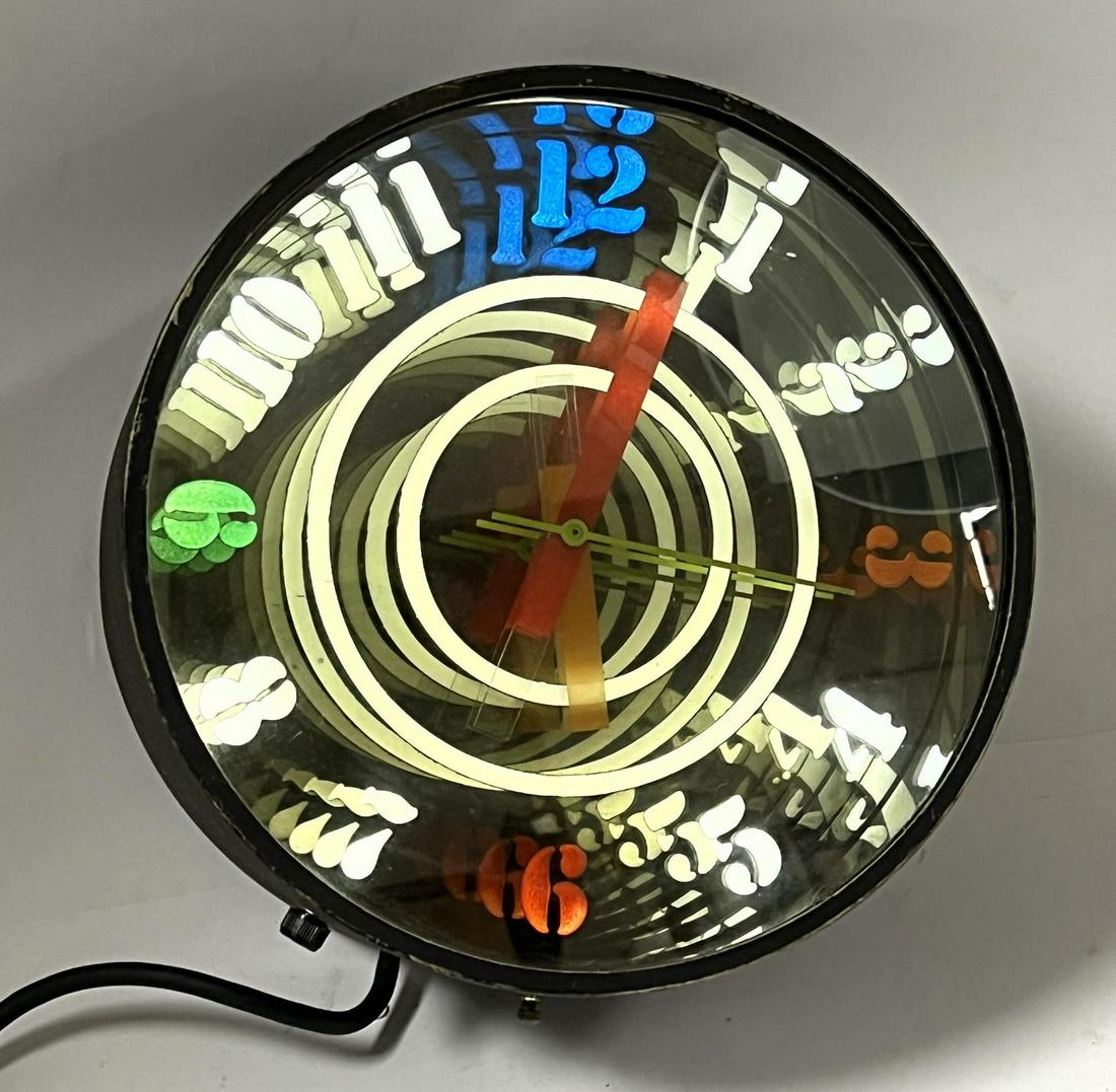 SAUTEUR Infinity Lighted Wall Clock. Modern Design. (1 of 13)