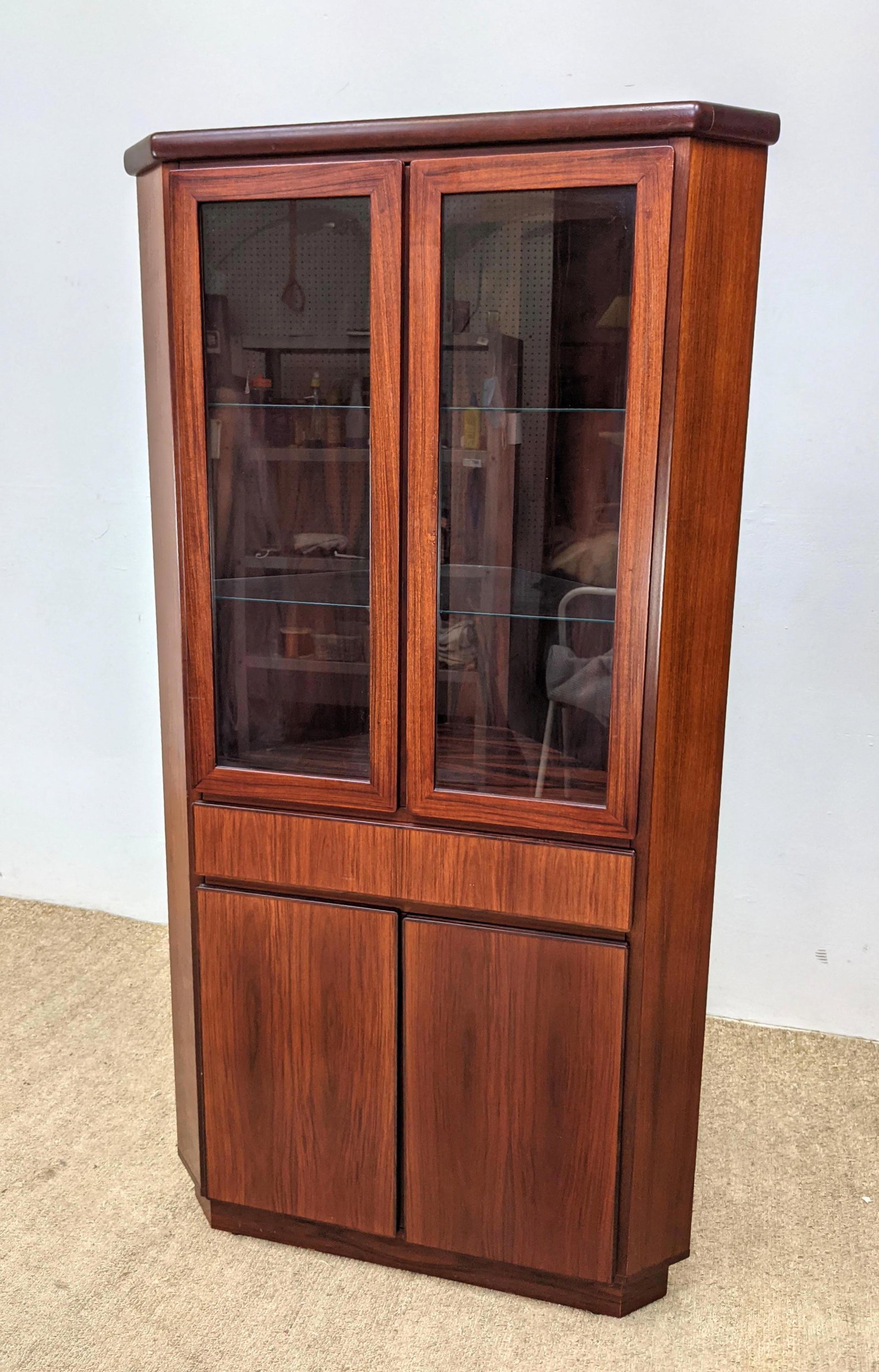 SKOVBY Danish Modern Rosewood Corner Cabinet. Glass Doo (1 of 12)