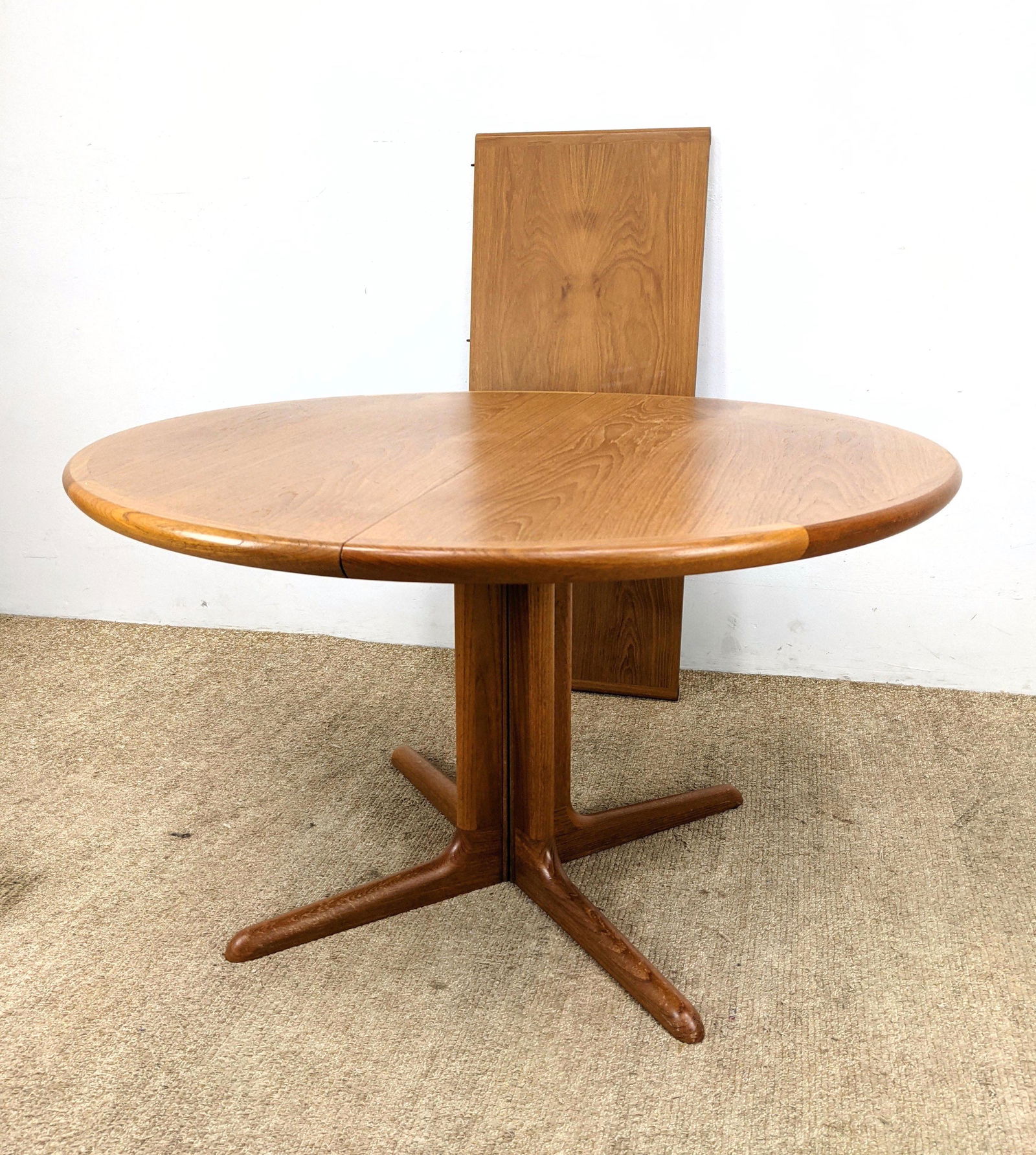 SKOVBY Danish Teak Round Dining Table. Pedestal Base wi (1 of 13)