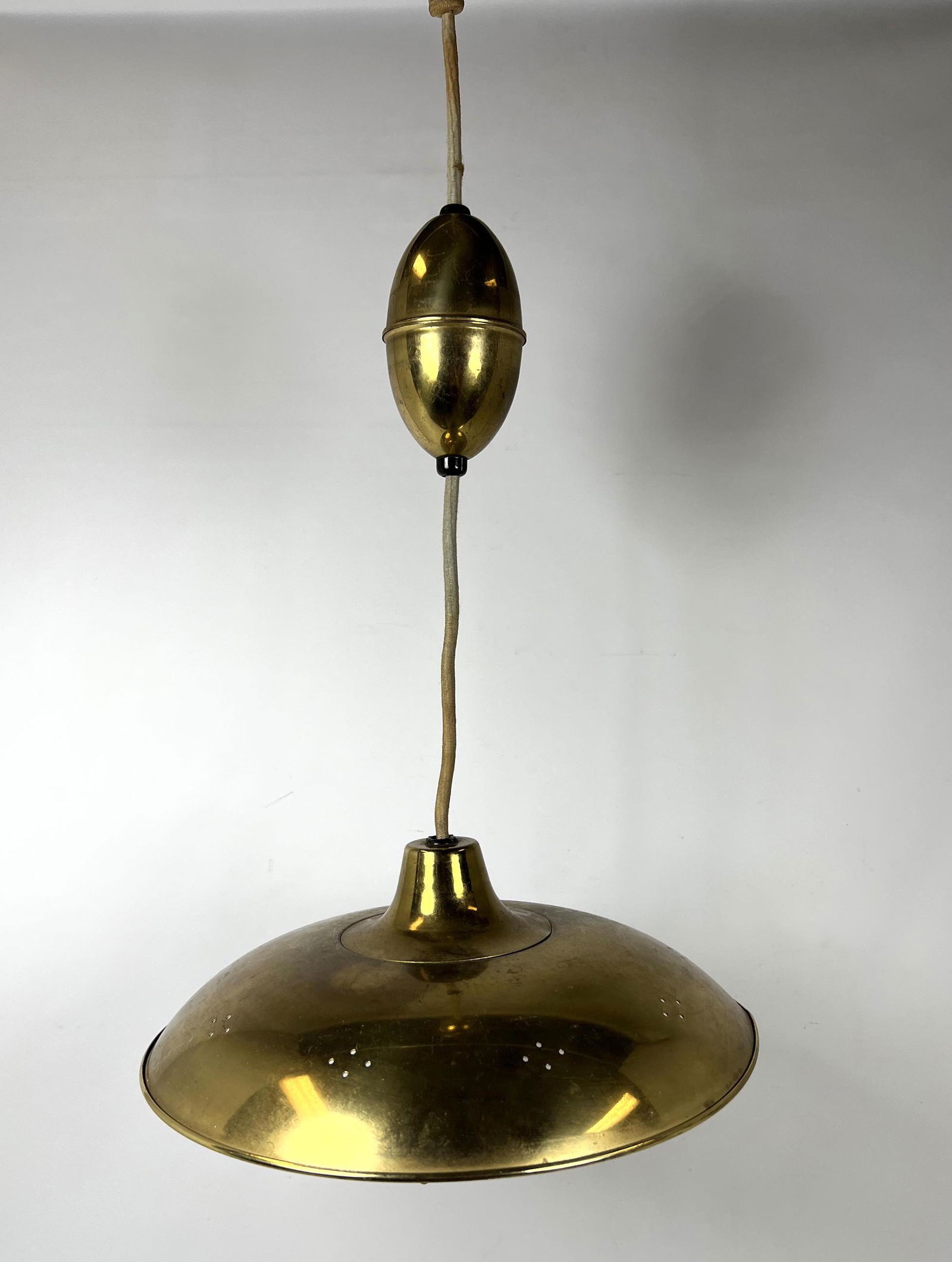 Lightolier Style Adjustable Height Pendant Lamp. (1 of 12)