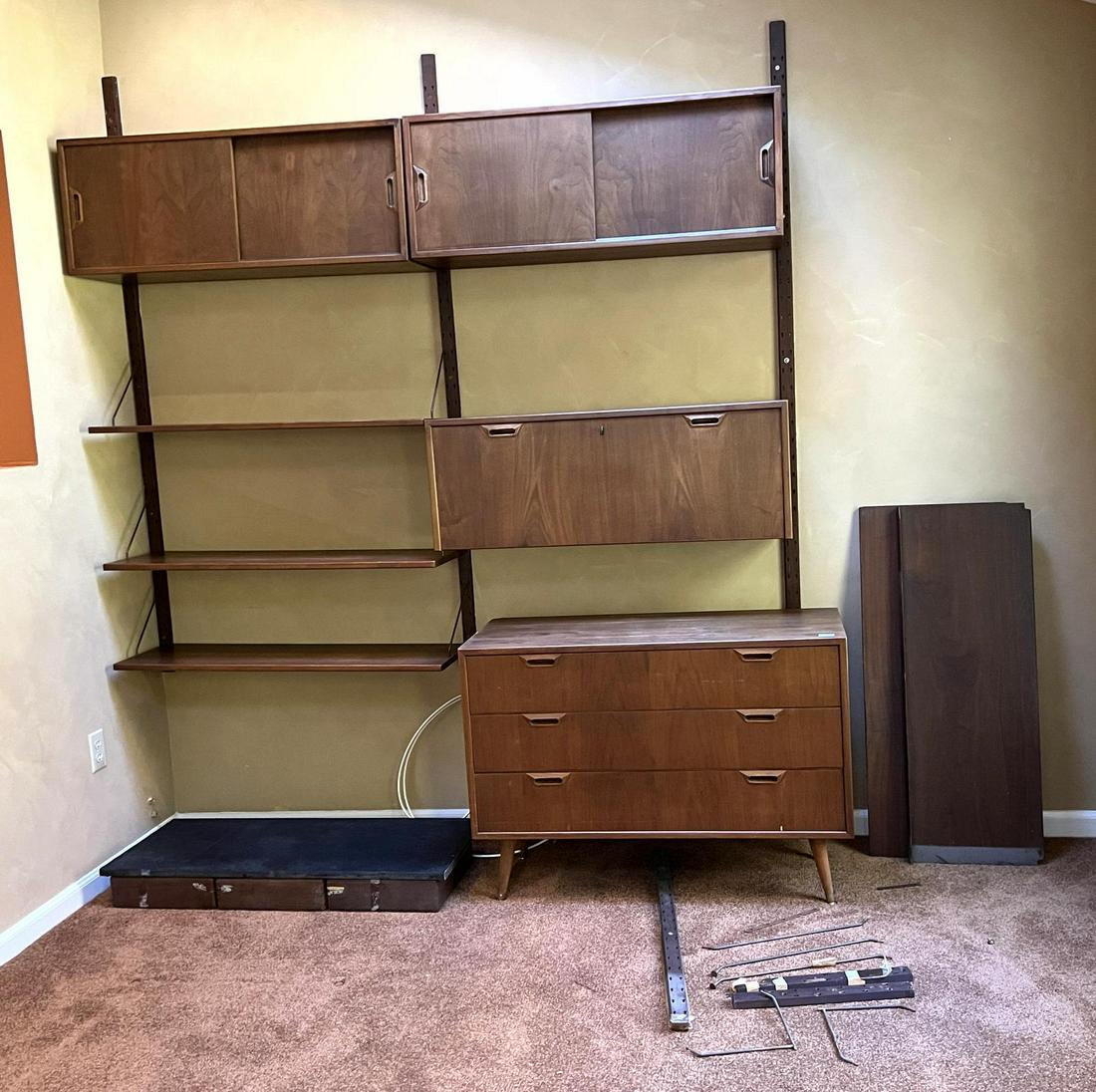 OMNIBUS by RAYMOR Wall Unit Shelf. 4 cabinets, 5 shelve (1 of 20)